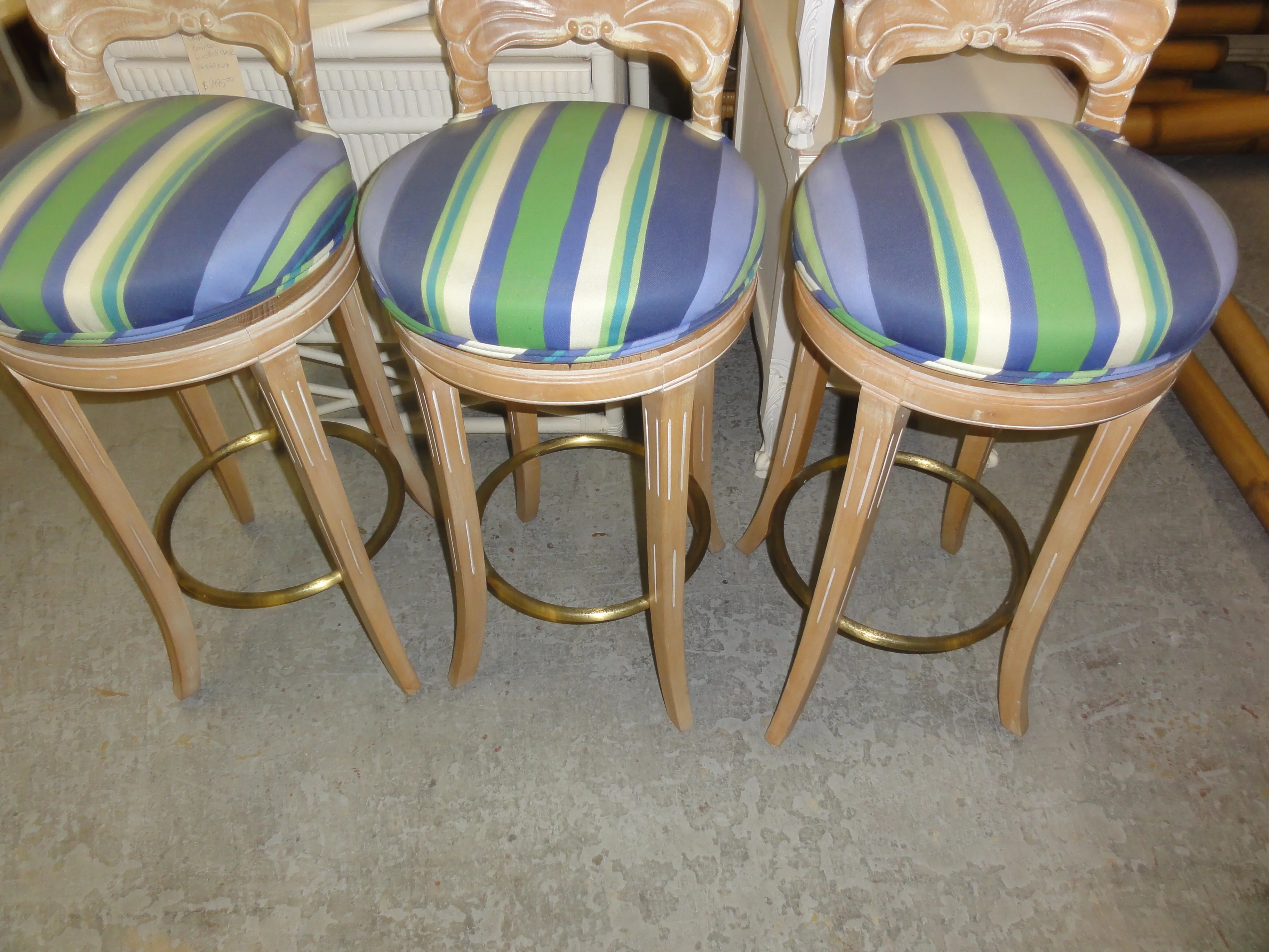 3 Swivel Shell Back Bar Stools - Image 3