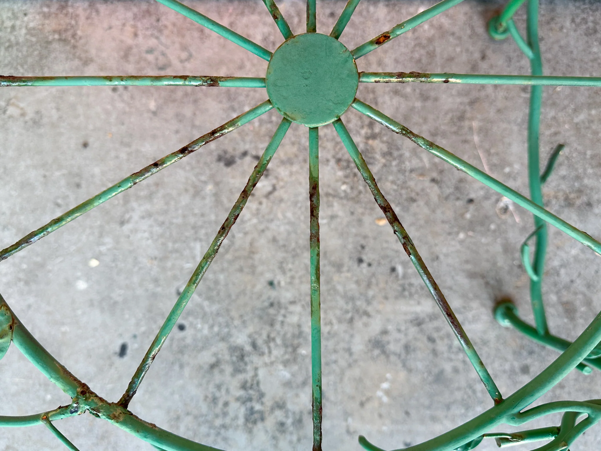 Sweet Green Bird Garden Bench - Image 10