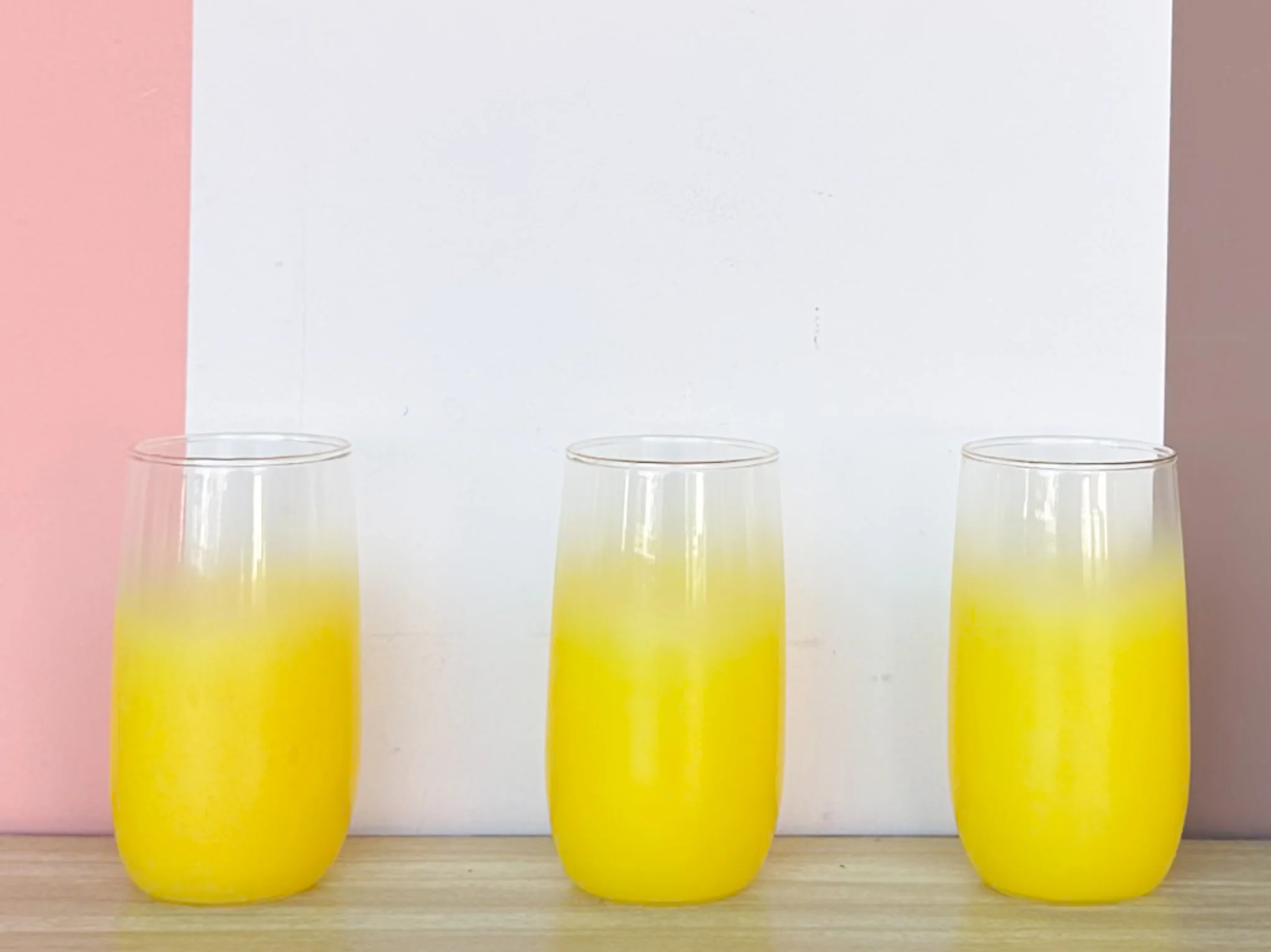 Blendo Cocktail Shaker and Glassware - Image 4