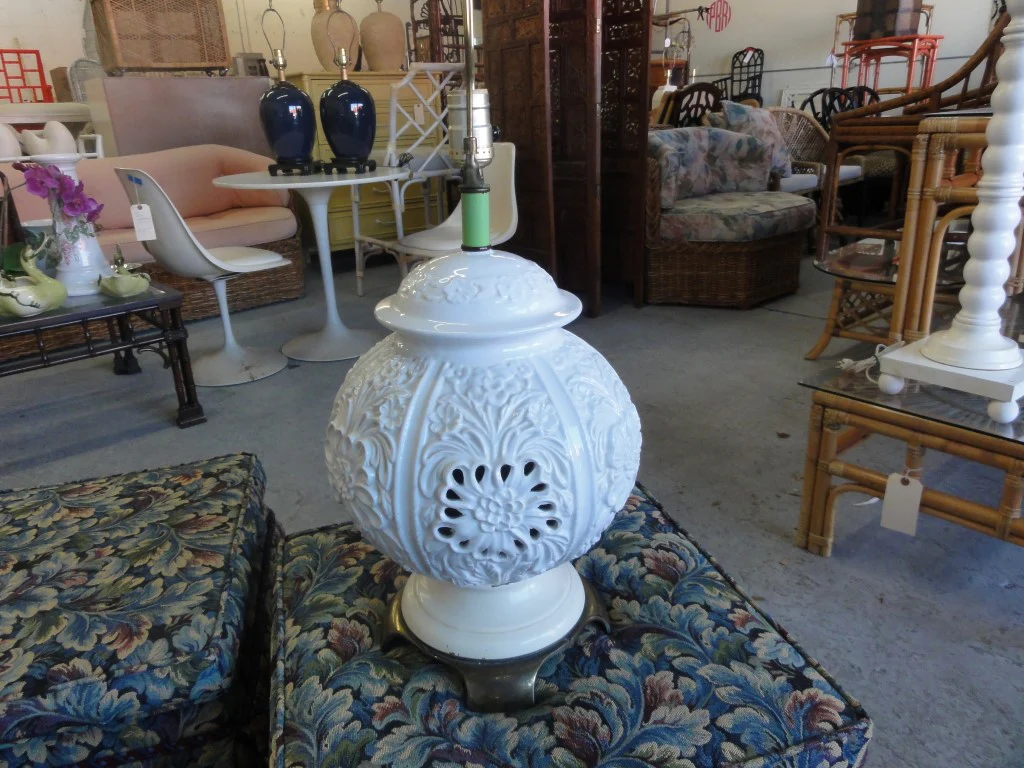 Ceramic Flower Pierced Lamp - Image 5