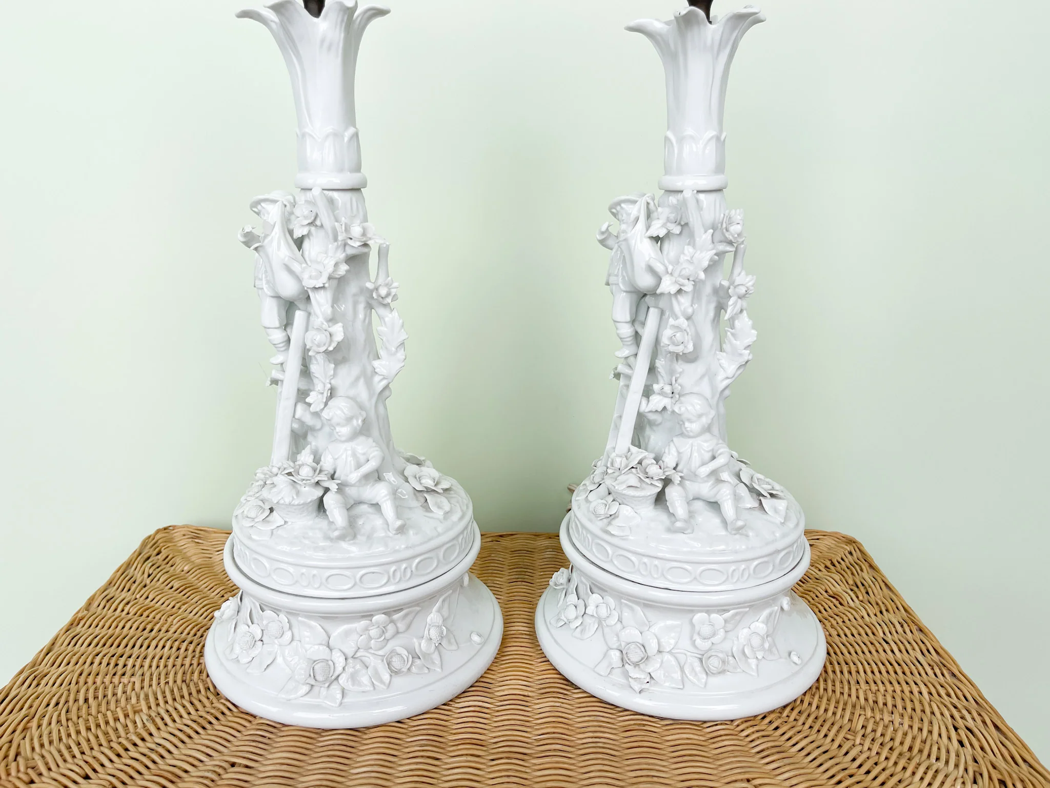 Pair of Blanc De Chine Lamps - Image 3
