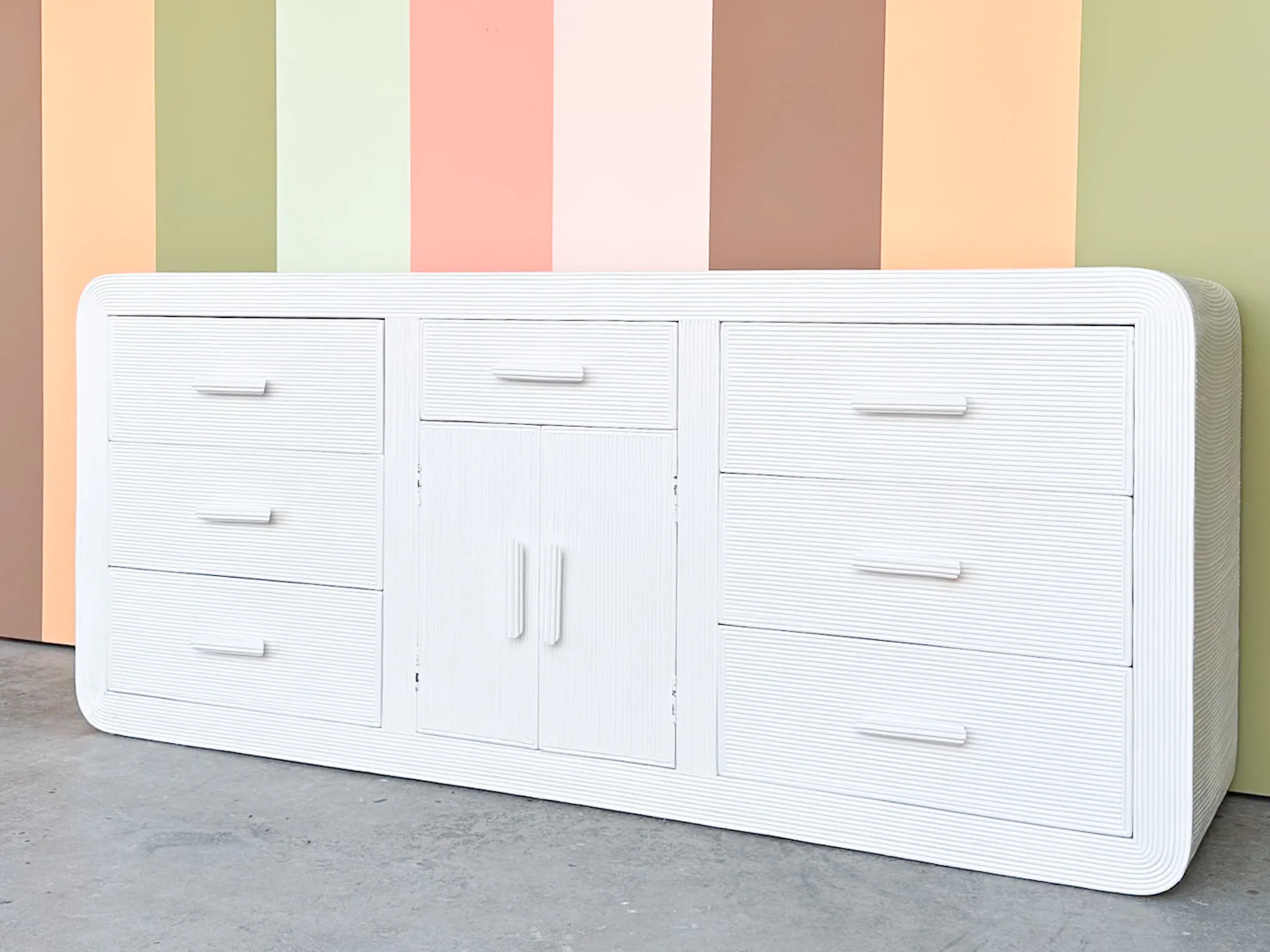 Coastal Chic Pencil Reed Dresser - Image 16