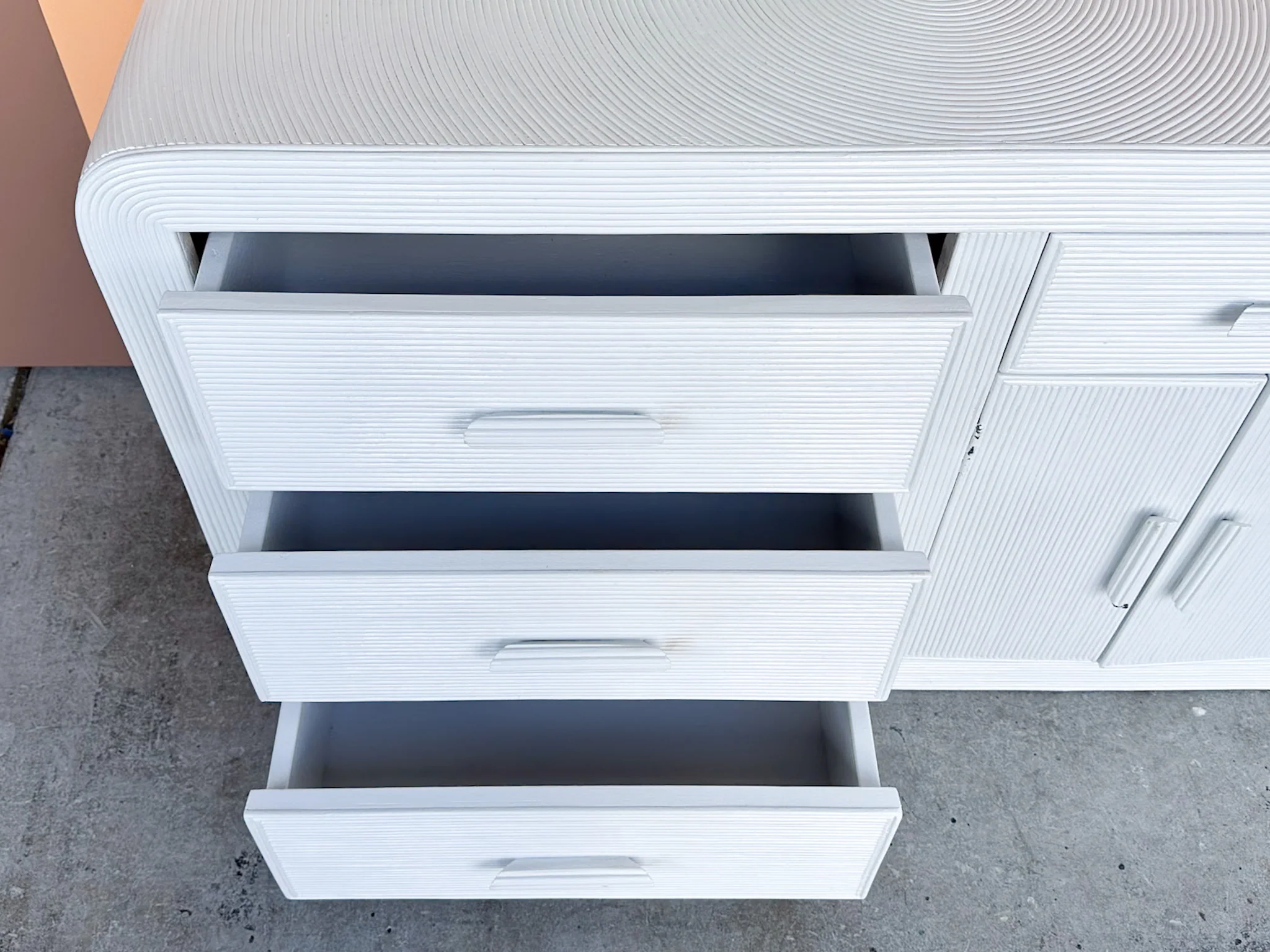 Coastal Chic Pencil Reed Dresser - Image 4