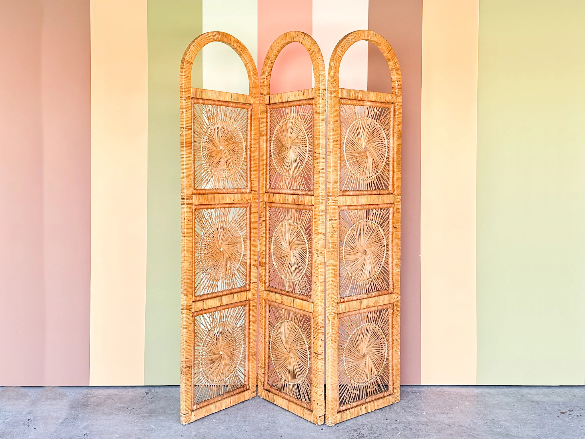 Coastal Rattan Arch Screen - Image 8