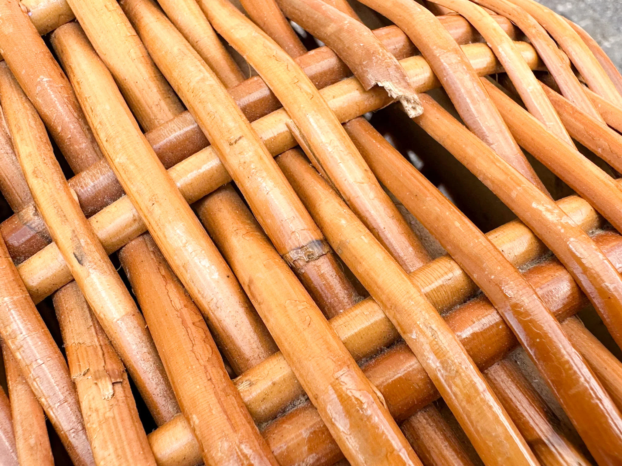 Coastal Rattan Sleeper Sofa - Image 4