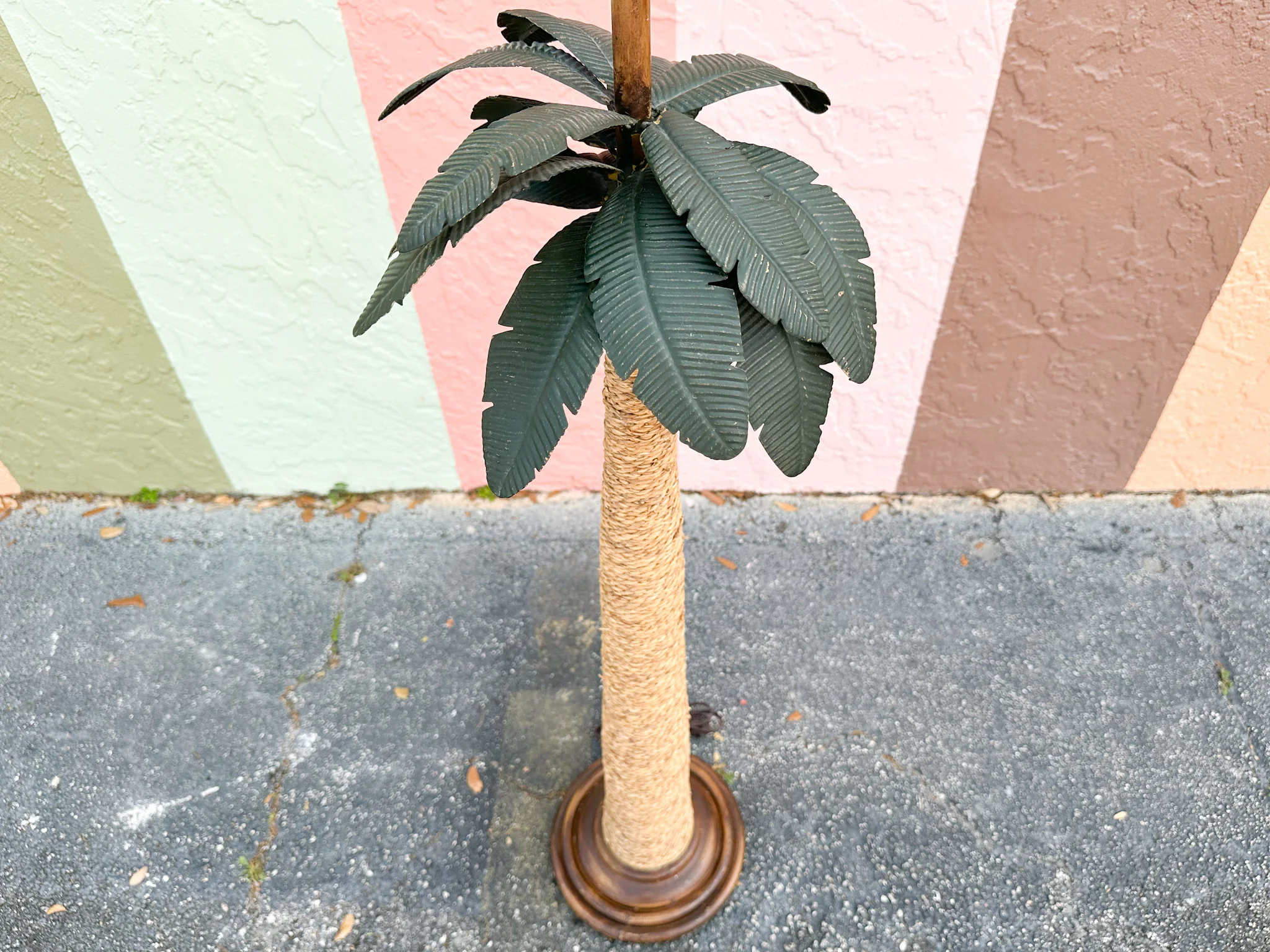 Coastal Tole Palm Tree Lamp - Image 6