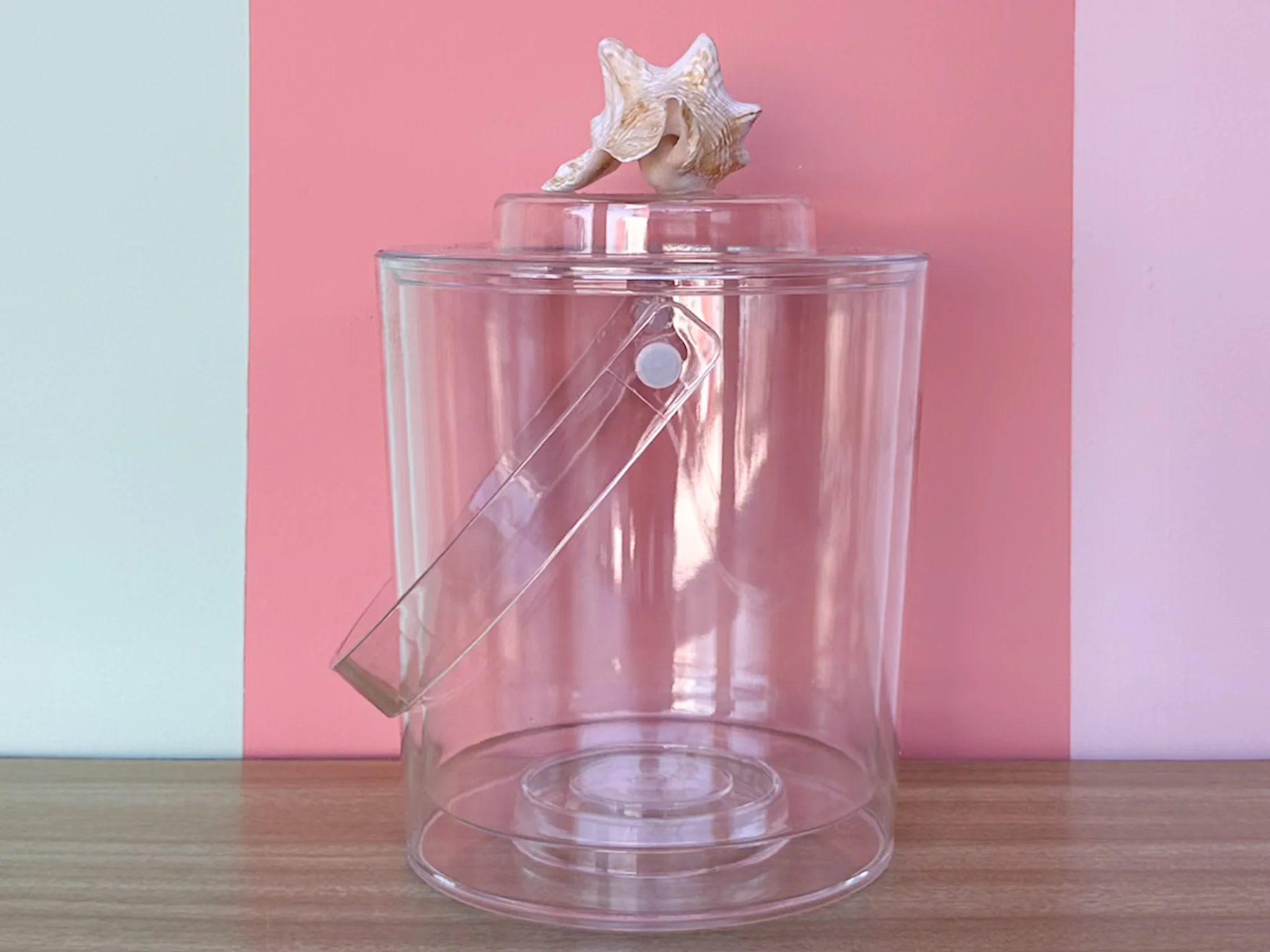 Rooster Conch Shell Lucite Ice Bucket - Image 2