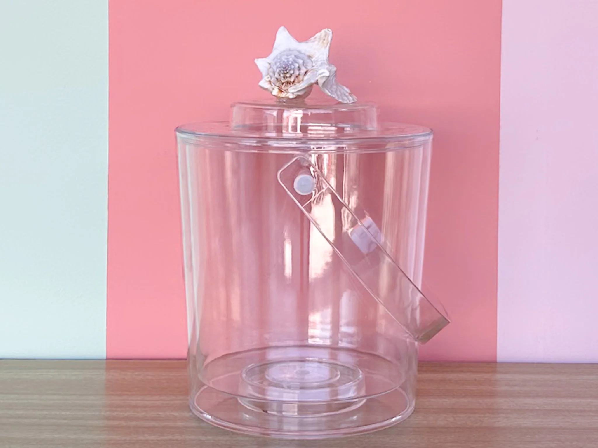 Rooster Conch Shell Lucite Ice Bucket - Image 4