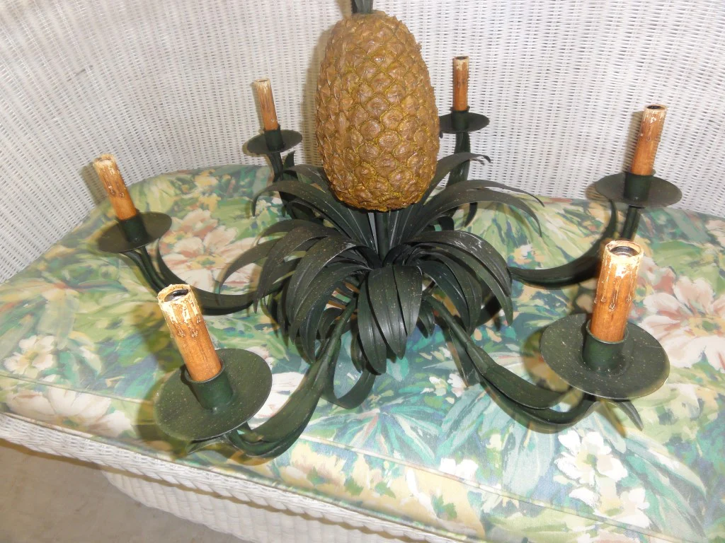 Curry and Company Tole Pineapple Chandelier - Image 4