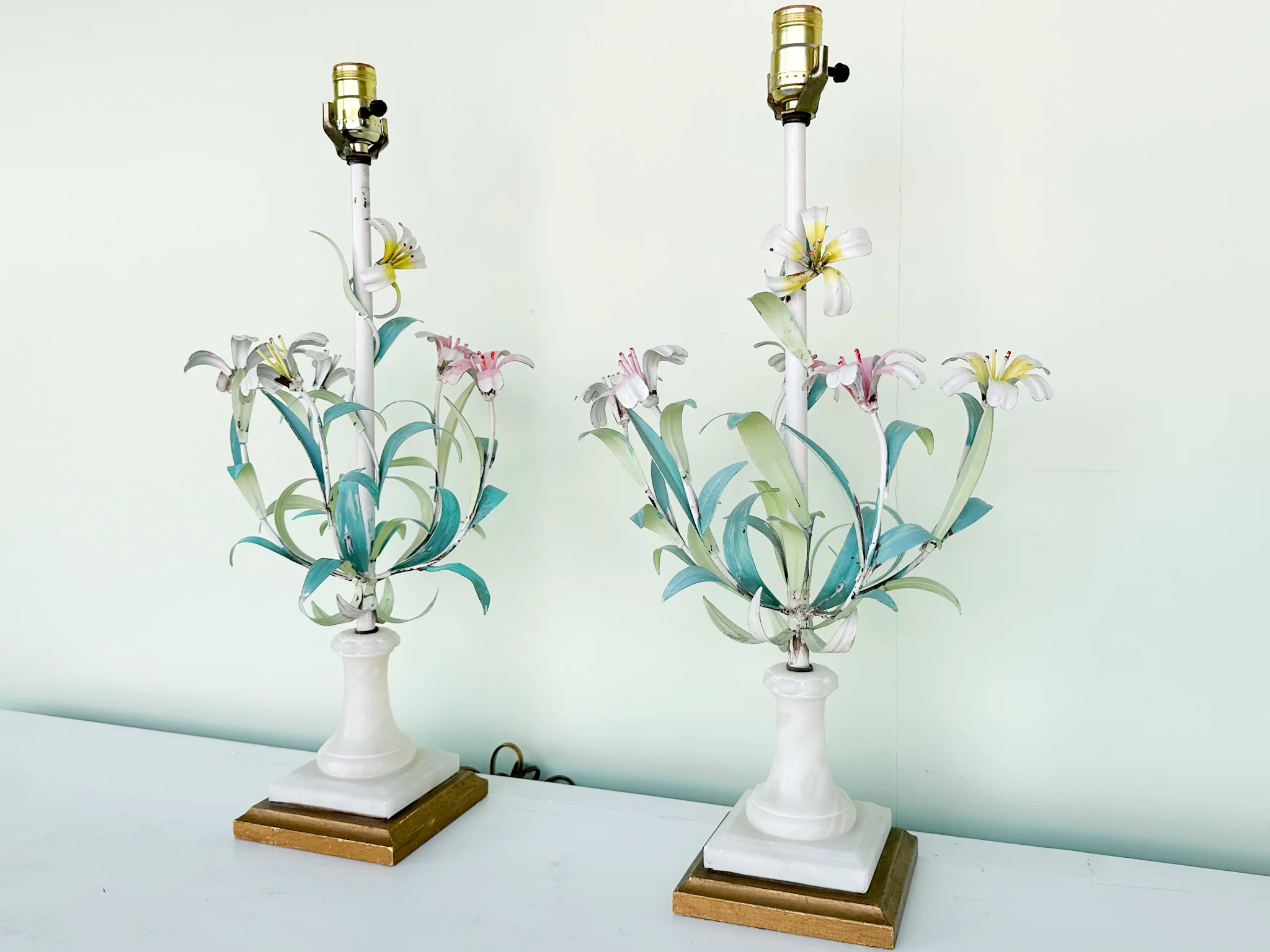 Pair of Cute Floral Tole Lamps - Image 12