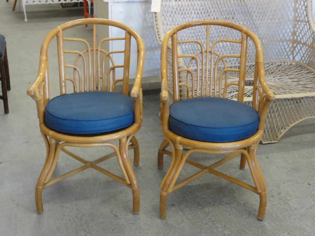 Cute Pair of Rattan Island Style Arm Chairs - Image 5