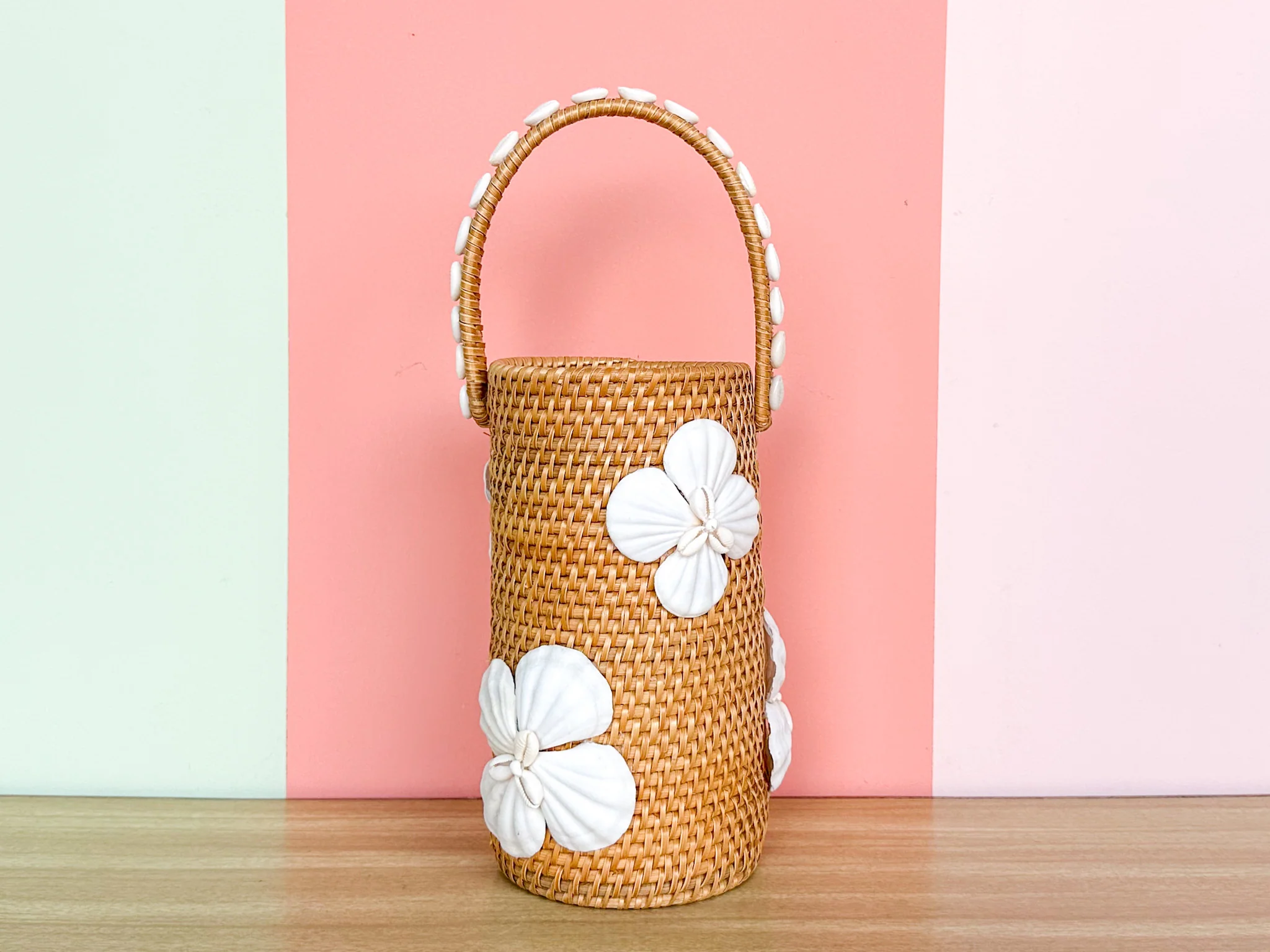 Cute Shellegance Wine Caddy