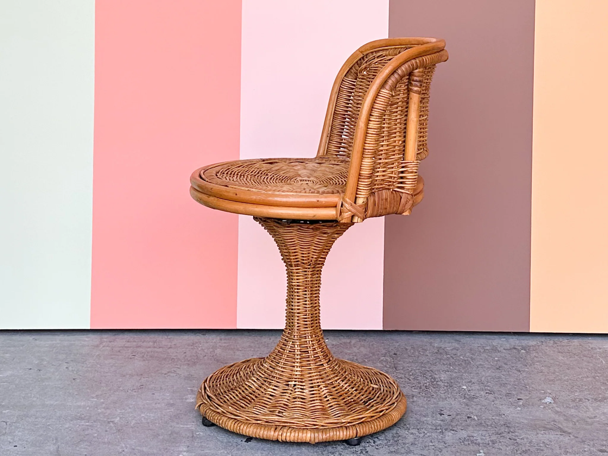 Cute Wicker and Rattan Swivel Vanity Chair - Image 11