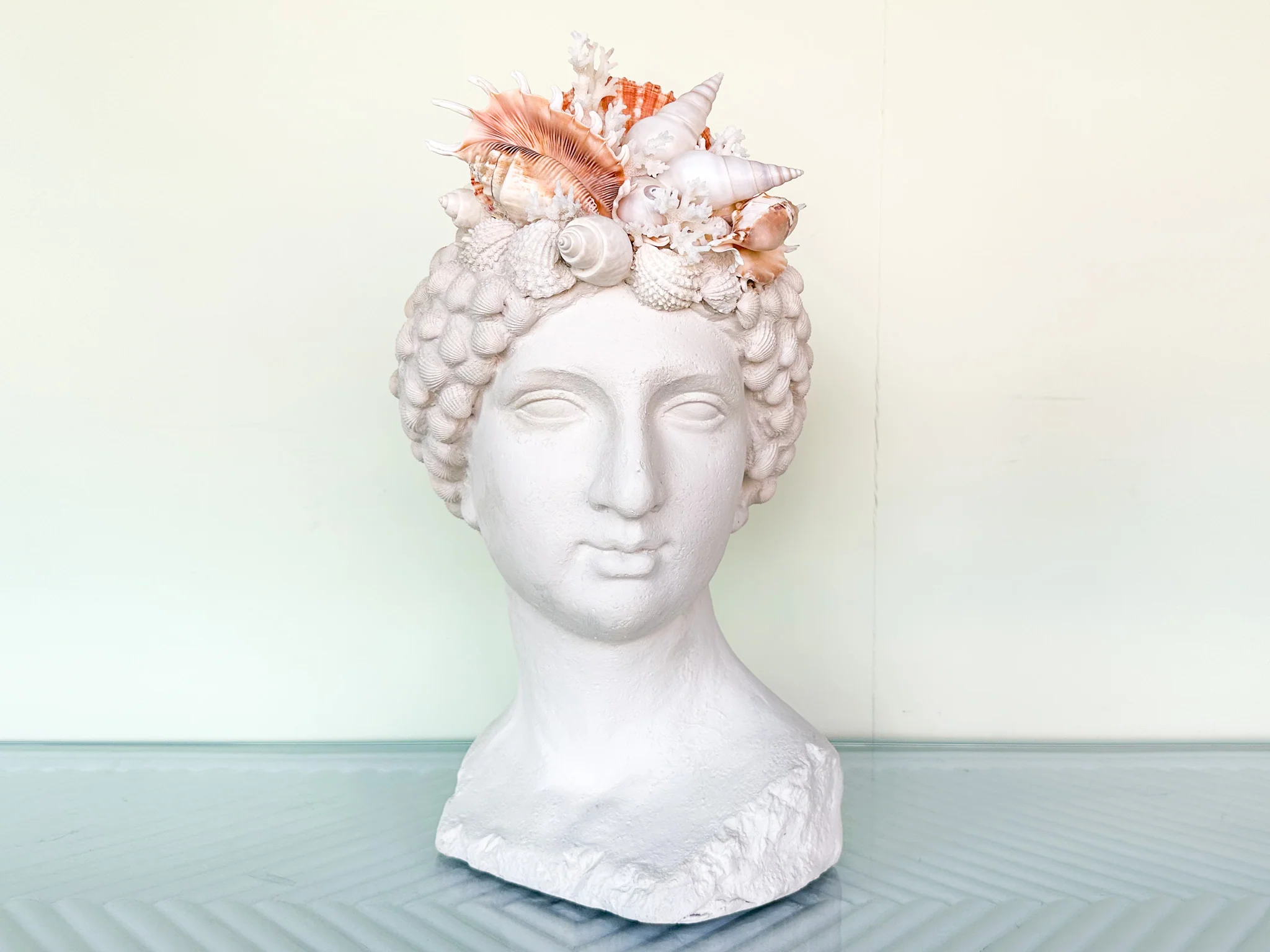 Extra Large Shellegance Bust Cachepot - Image 13