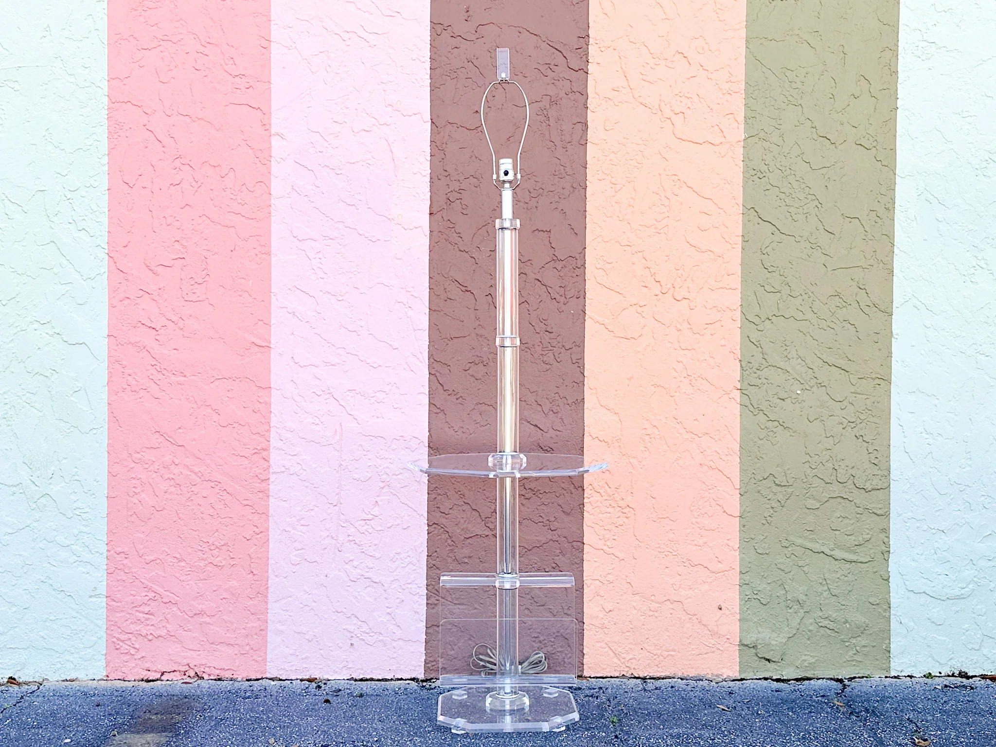 Fab Lucite Floor Lamp and Magazine Rack - Image 4