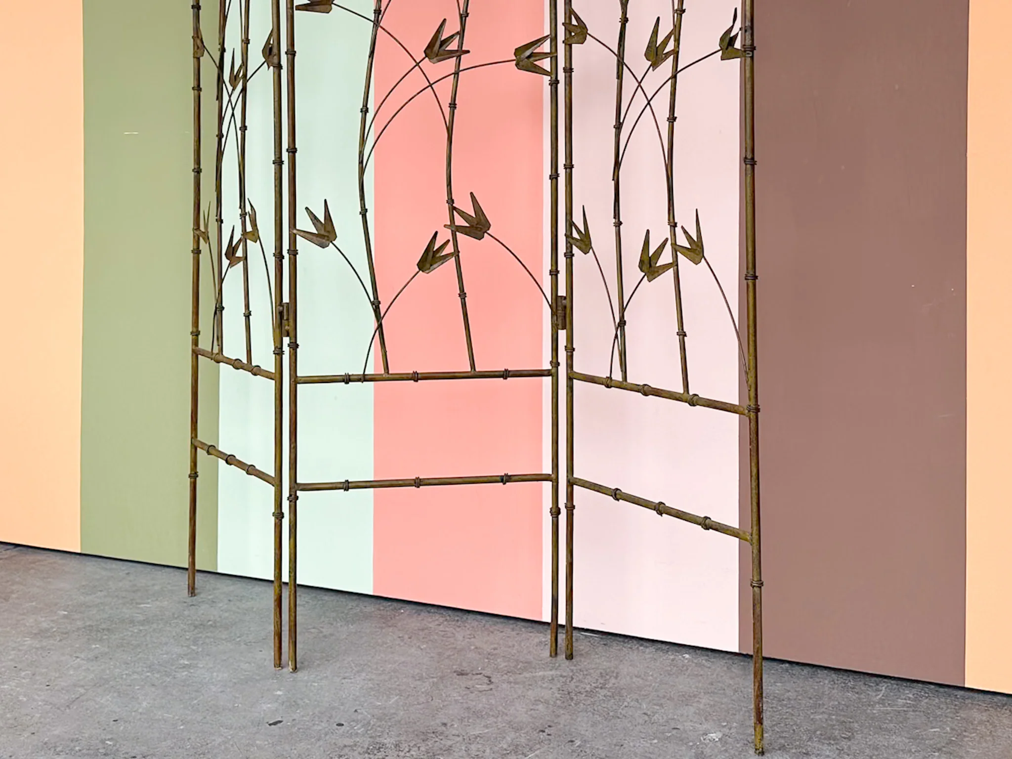Faux Bamboo Metal Flower Screen - Image 6