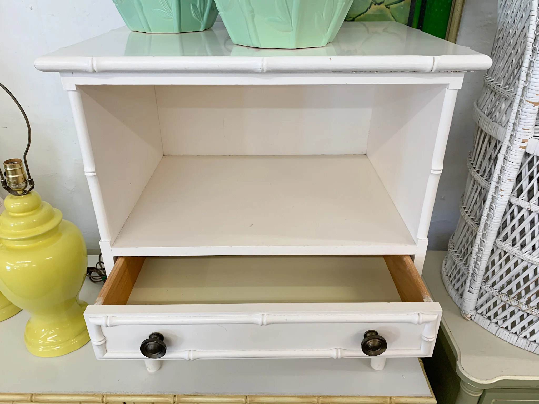 Ficks Reed Night Stand - Image 3