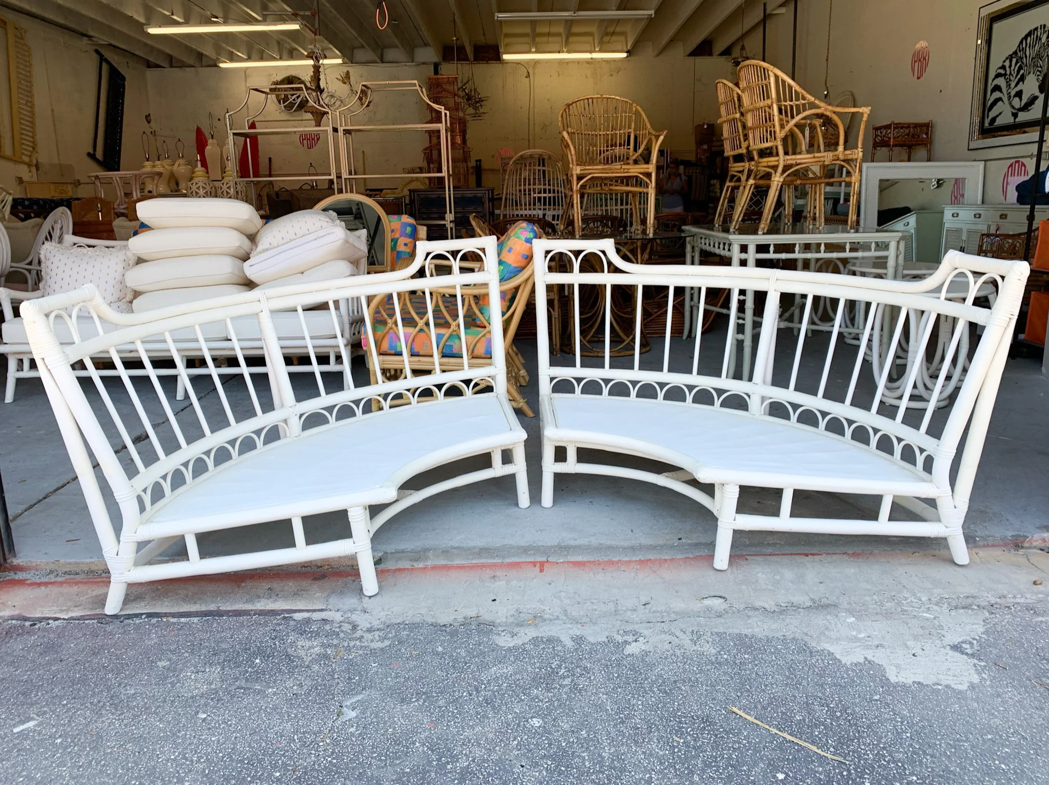 Ficks Reed Semicircle Couch - Image 5