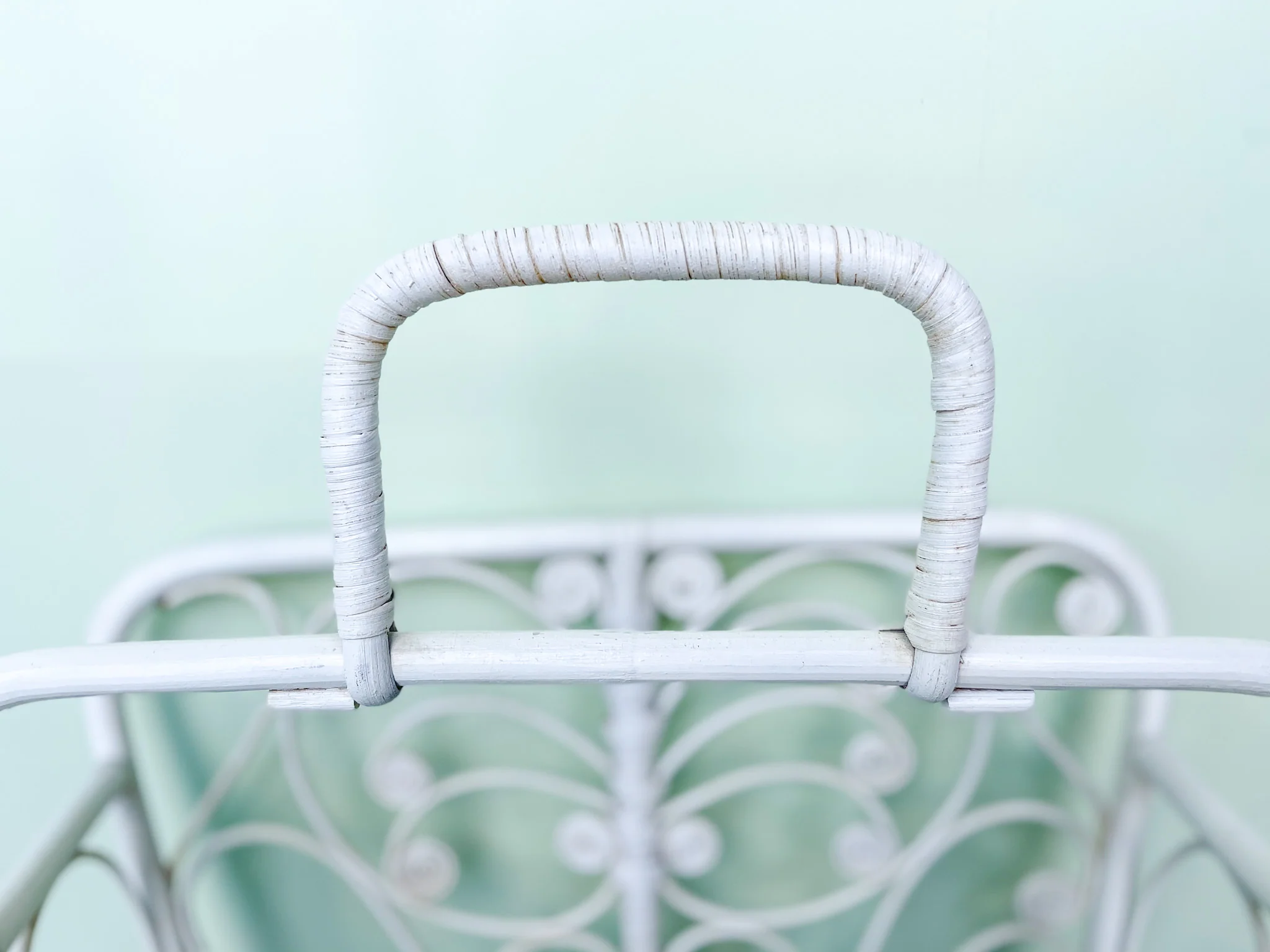 Fiddlehead Magazine Rack - Image 5