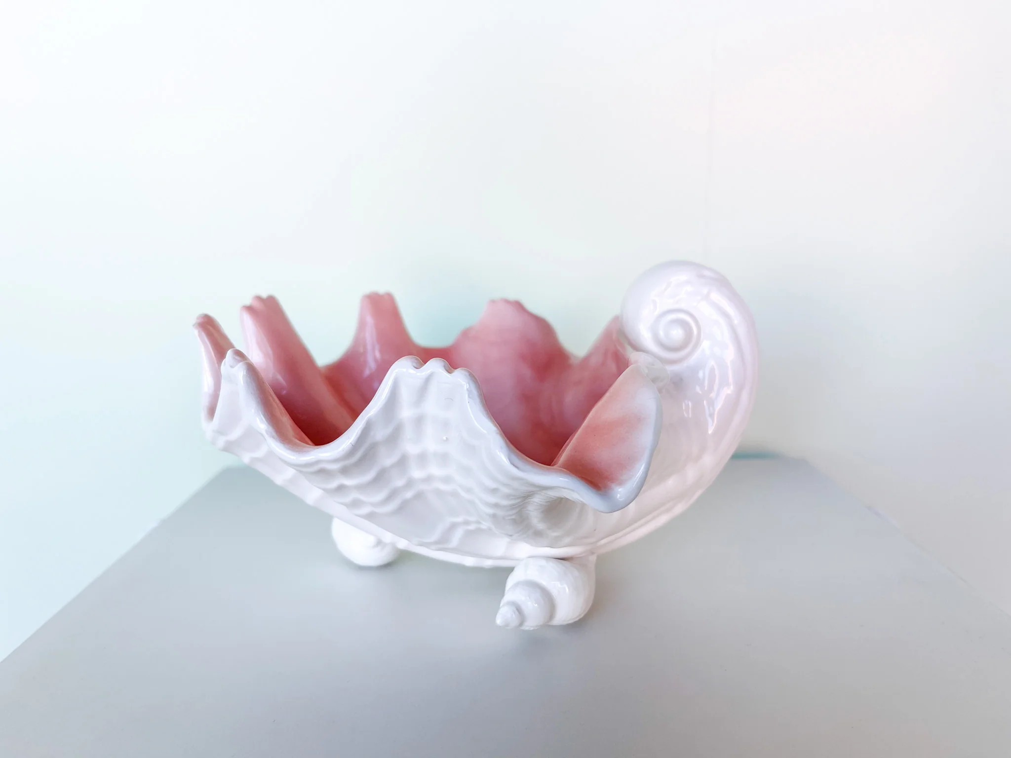 Fitz and Floyd Blush Seashell Dish - Image 4