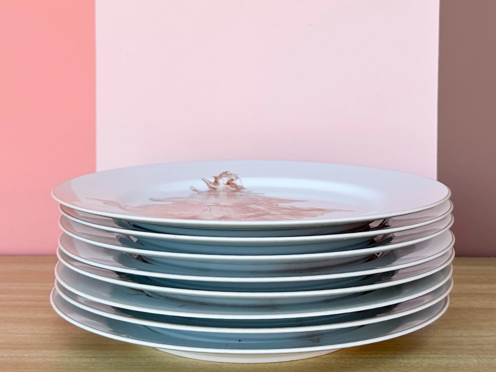 Set of Twenty Four Fitz and Floyd Coquille Dishes - Image 9