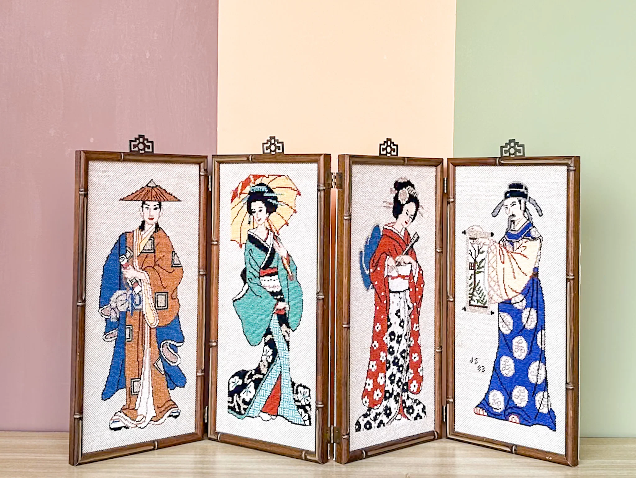 Geisha Needlepoint Folding Art
