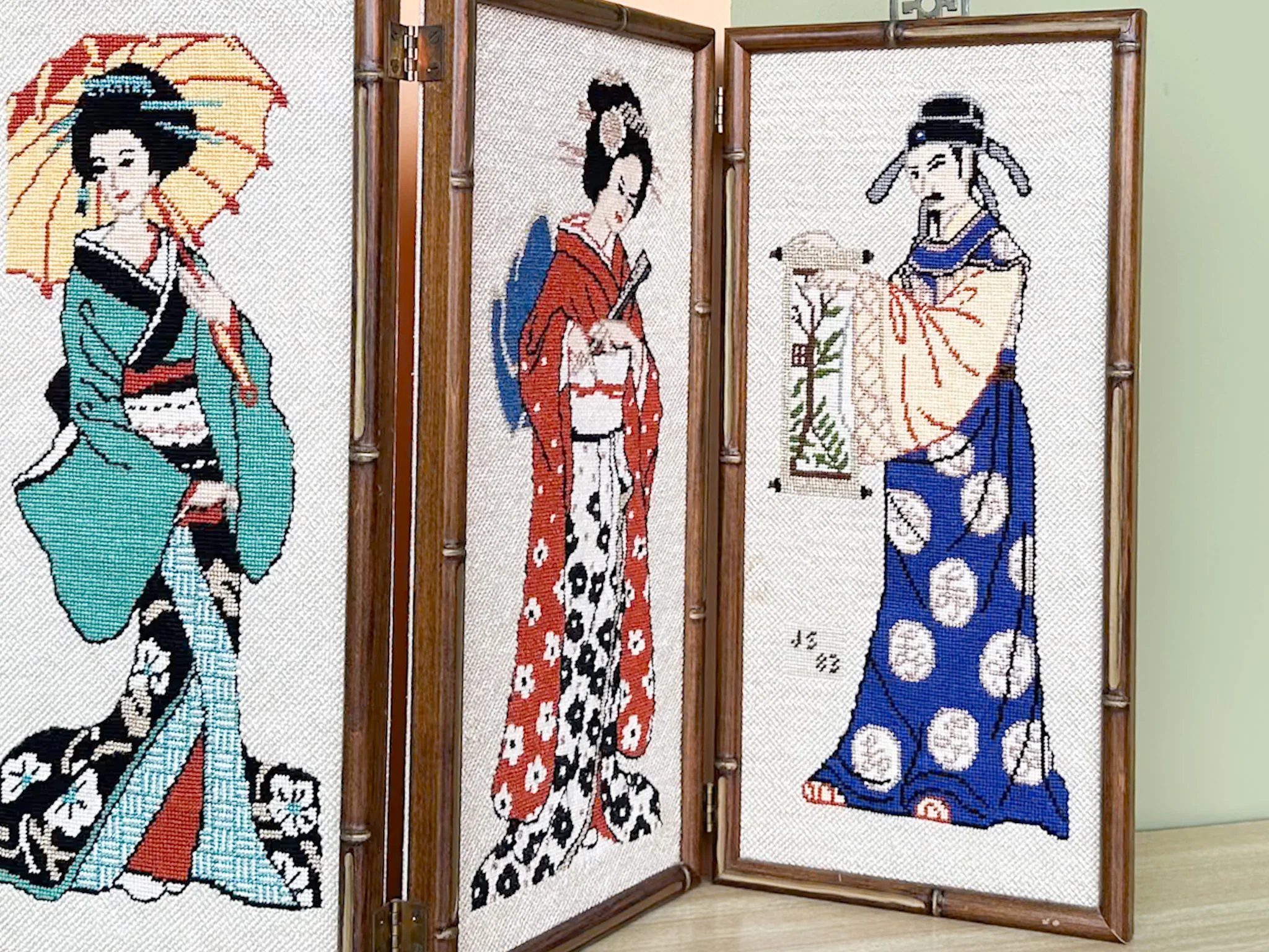 Geisha Needlepoint Folding Art - Image 4
