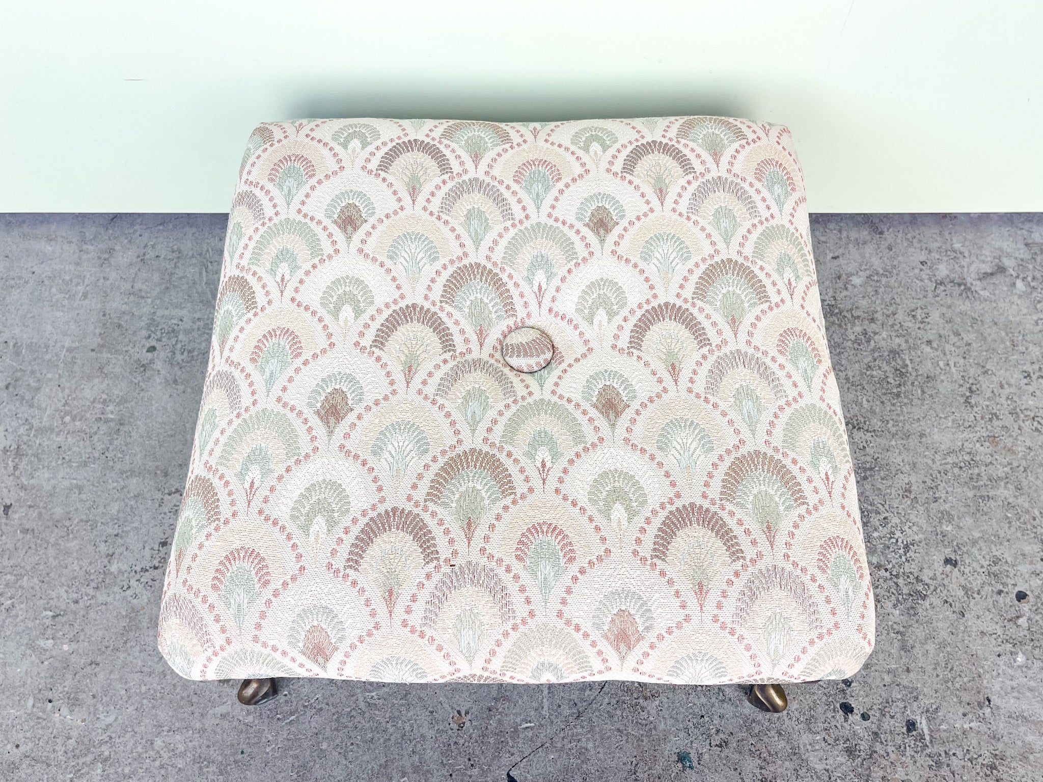 Granny Chic Pillow Top Tassel Foot Stool - Image 4