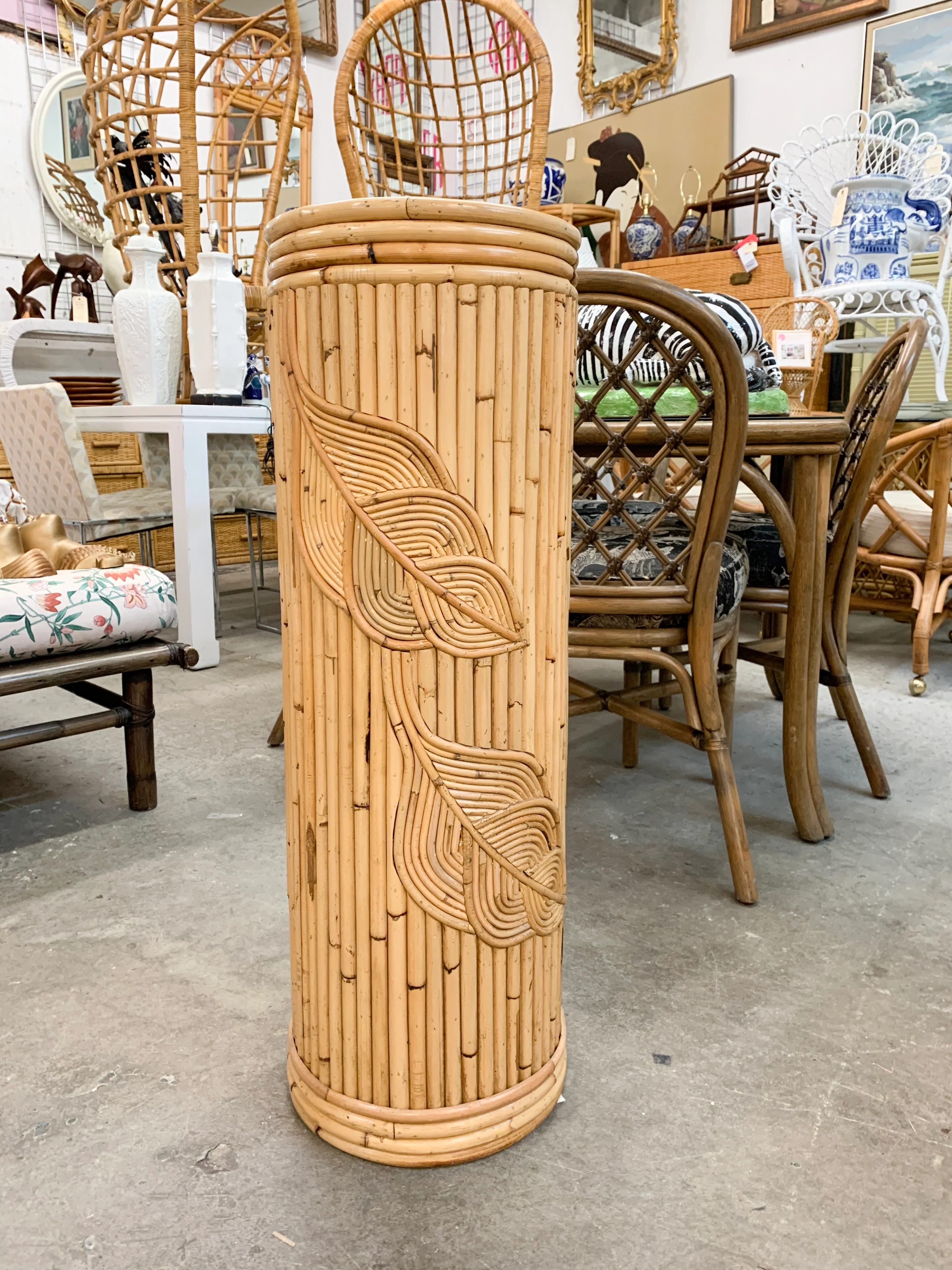 Island Chic Rattan Leaf Pedestal - Image 2