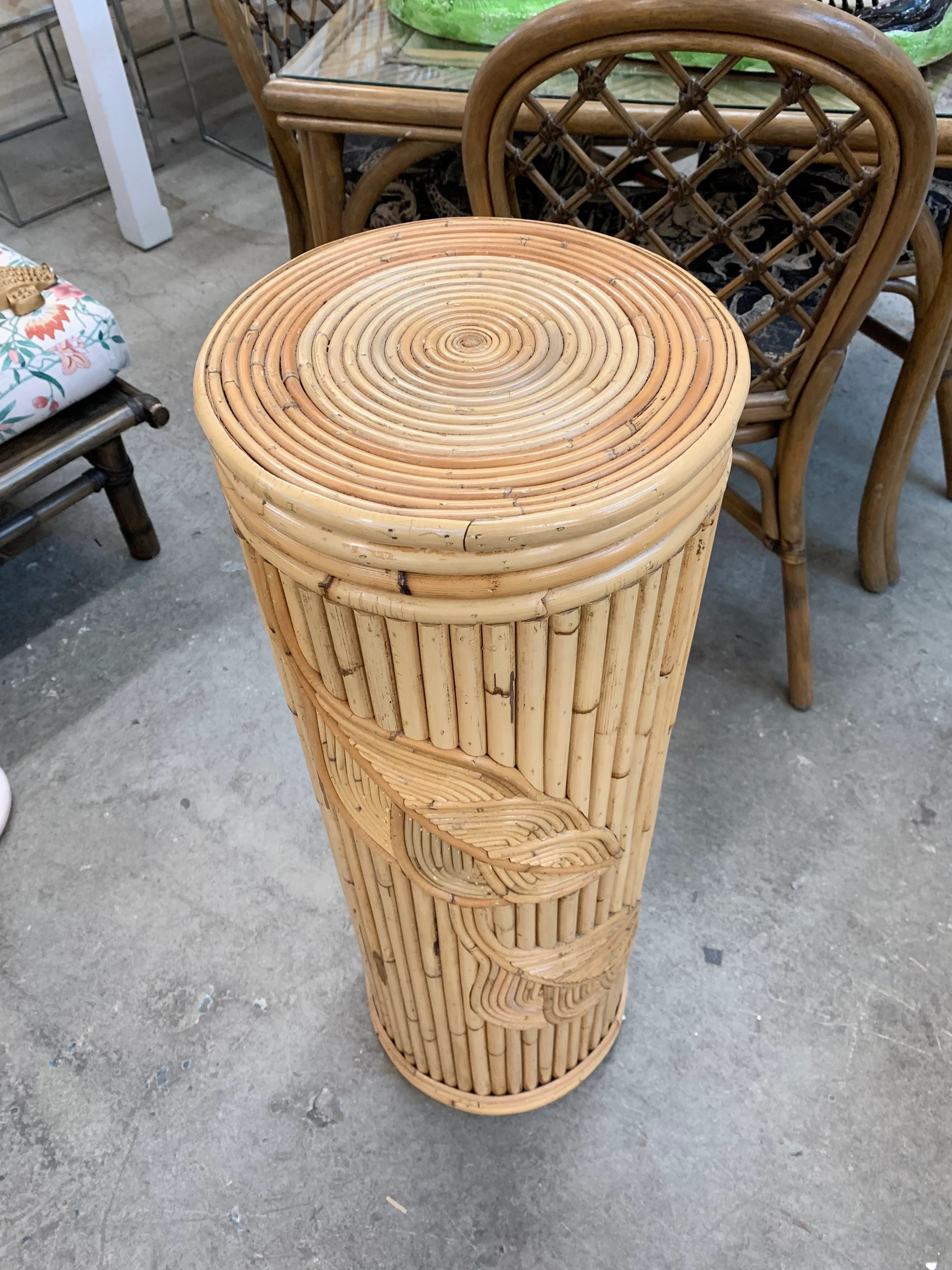 Island Chic Rattan Leaf Pedestal - Image 9
