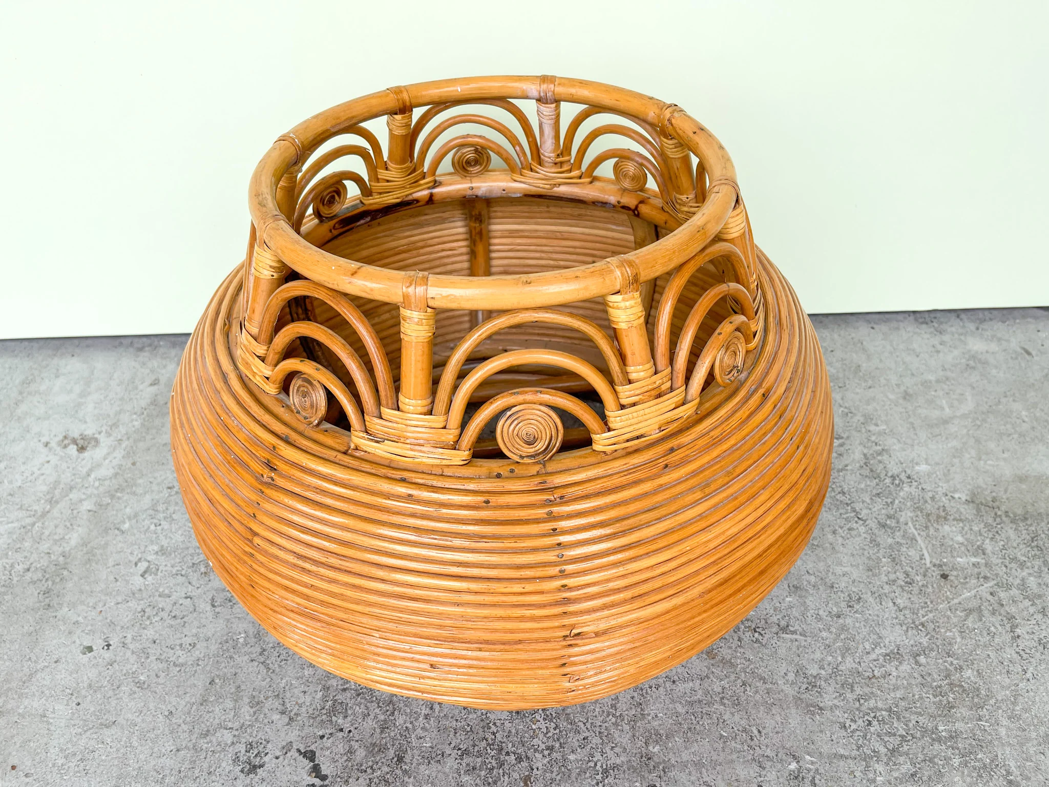 Island Chic Rattan Christmas Tree Collar - Image 3