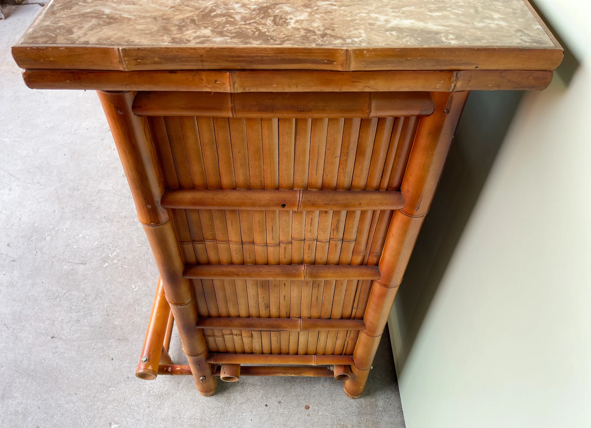 Island Style Bamboo Bar - Image 3