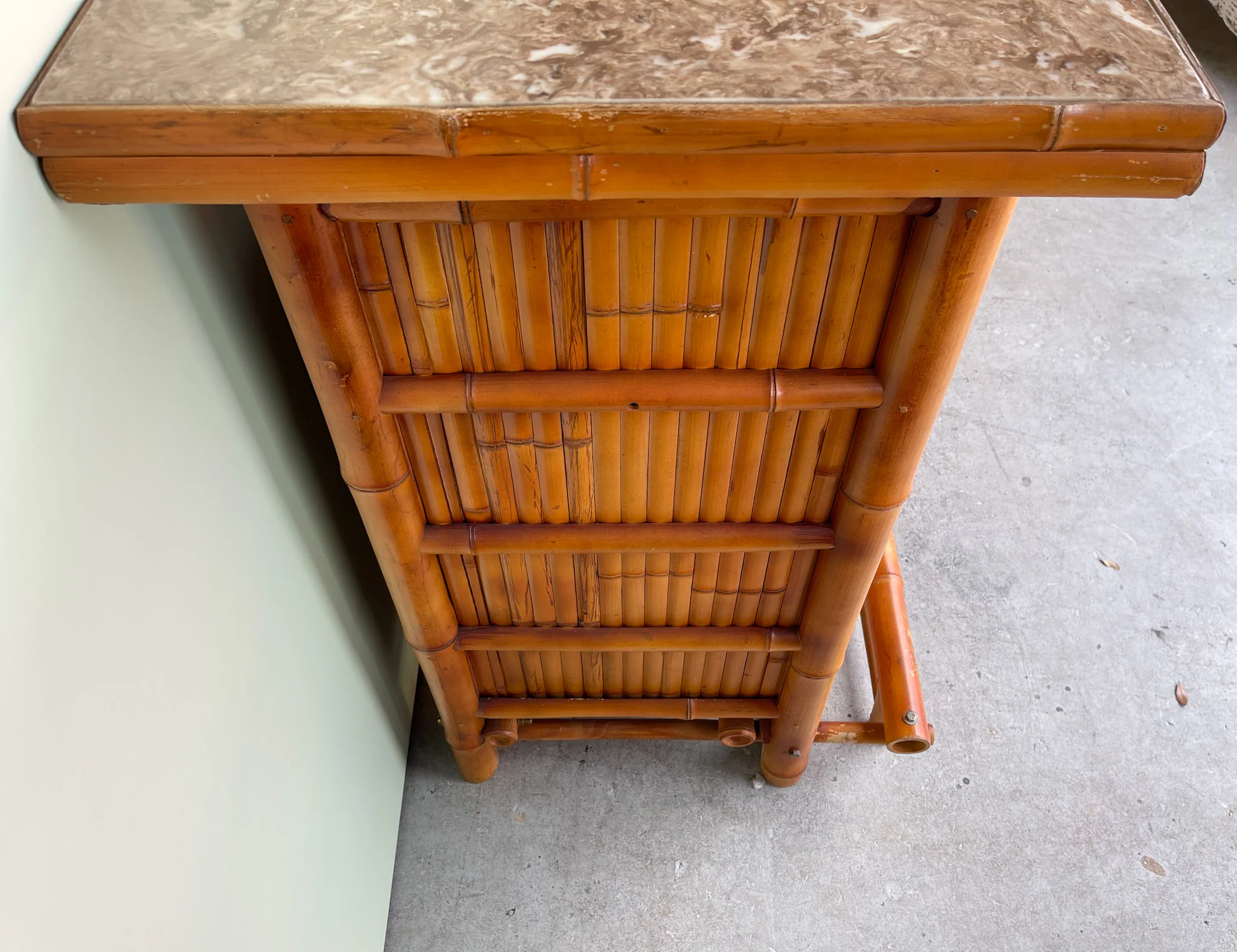 Island Style Bamboo Bar - Image 5