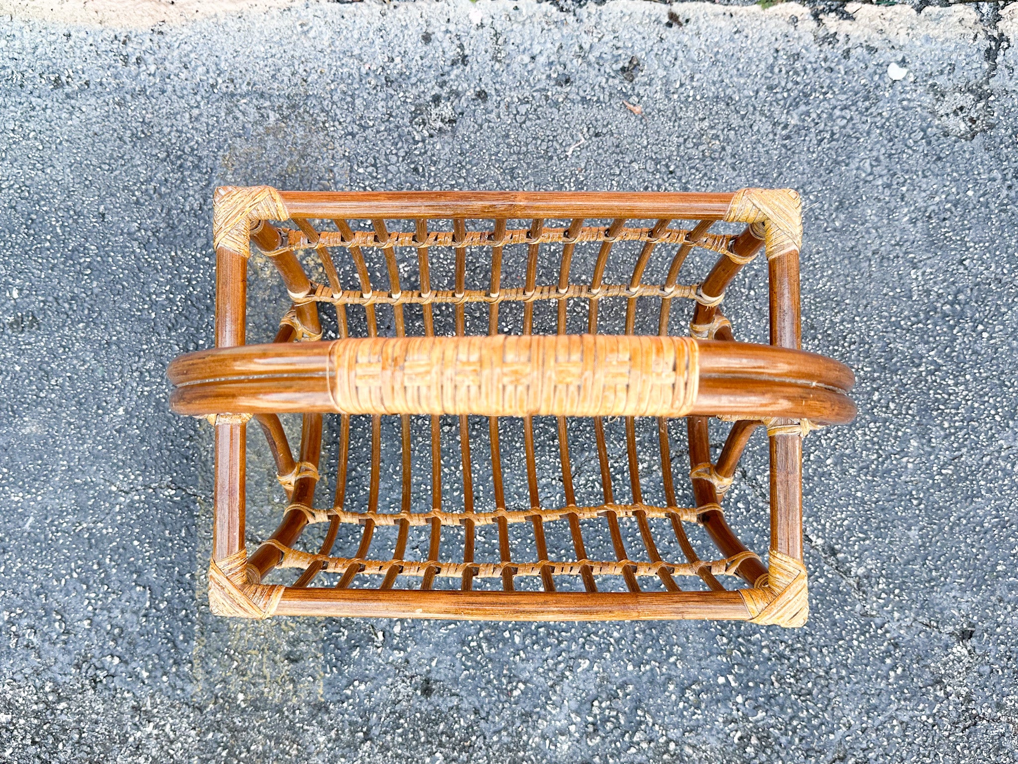 Island Style Rattan Magazine Rack - Image 6