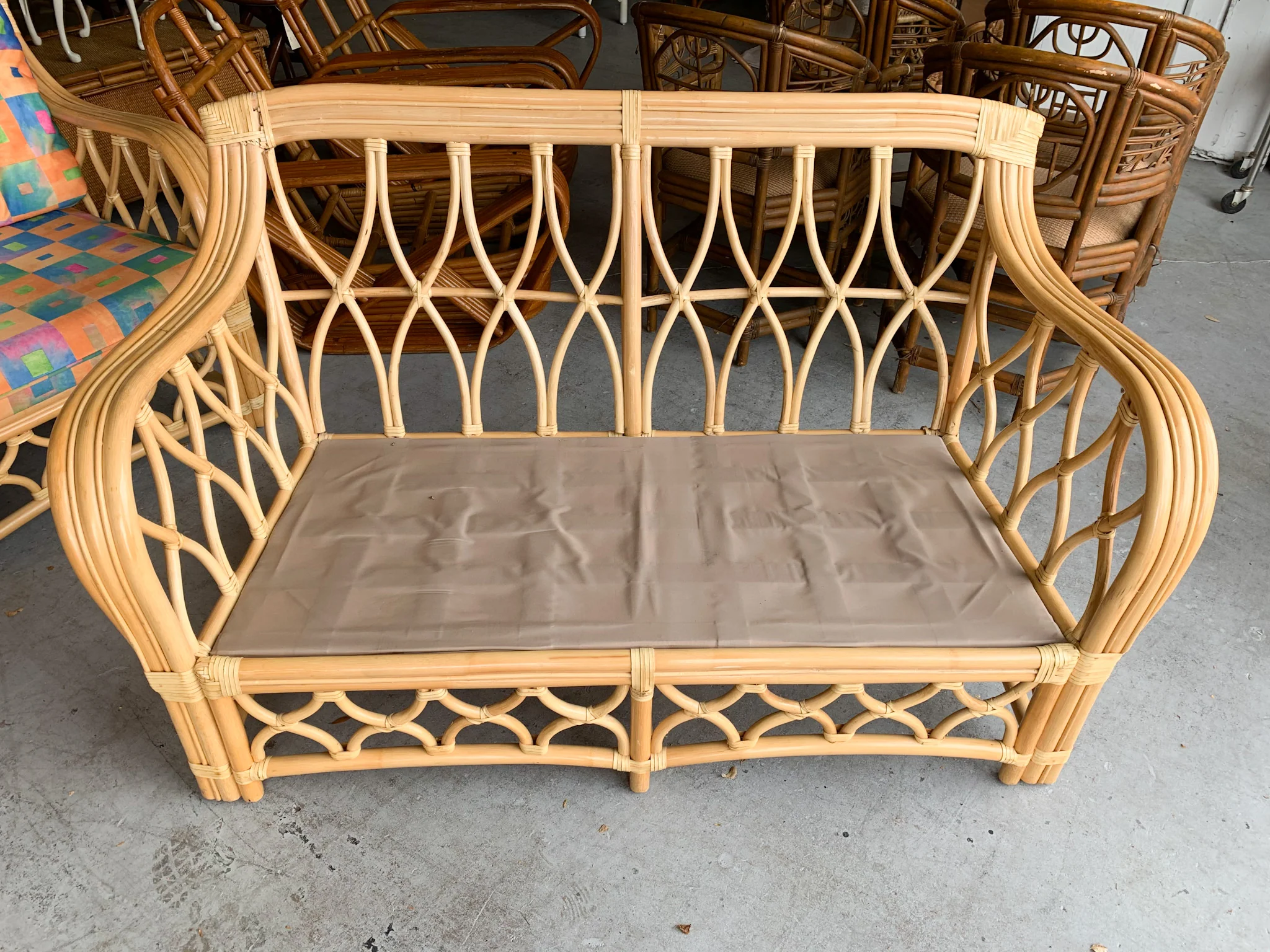 Island Style Rattan Settee - Image 2