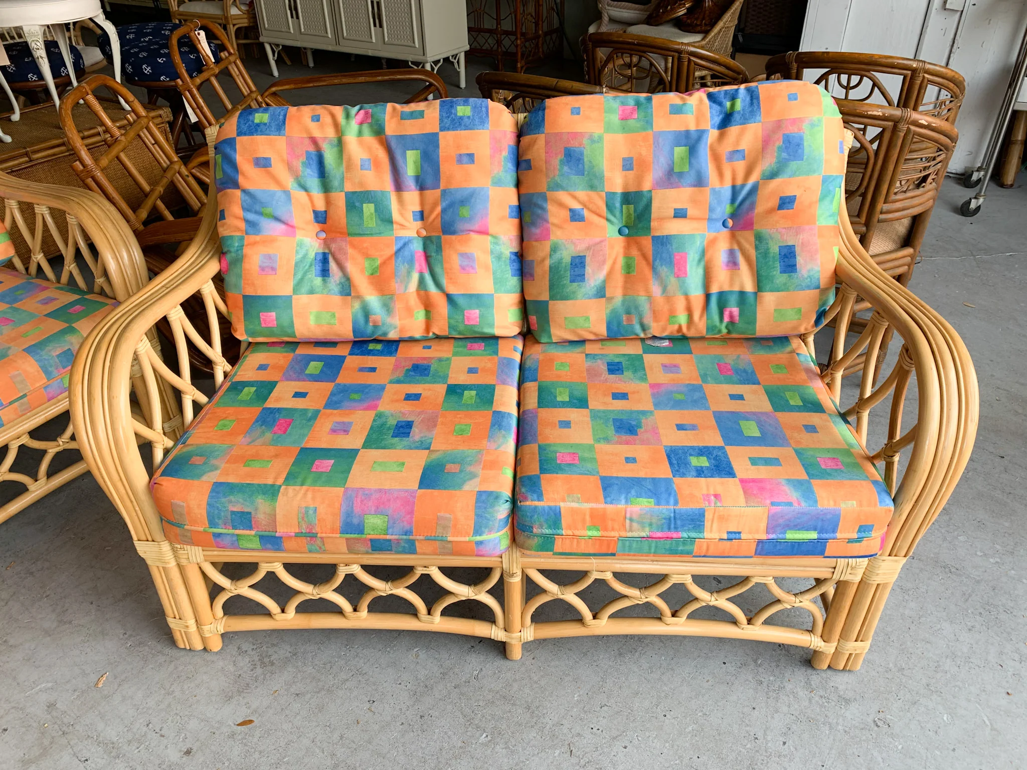 Island Style Rattan Settee - Image 5