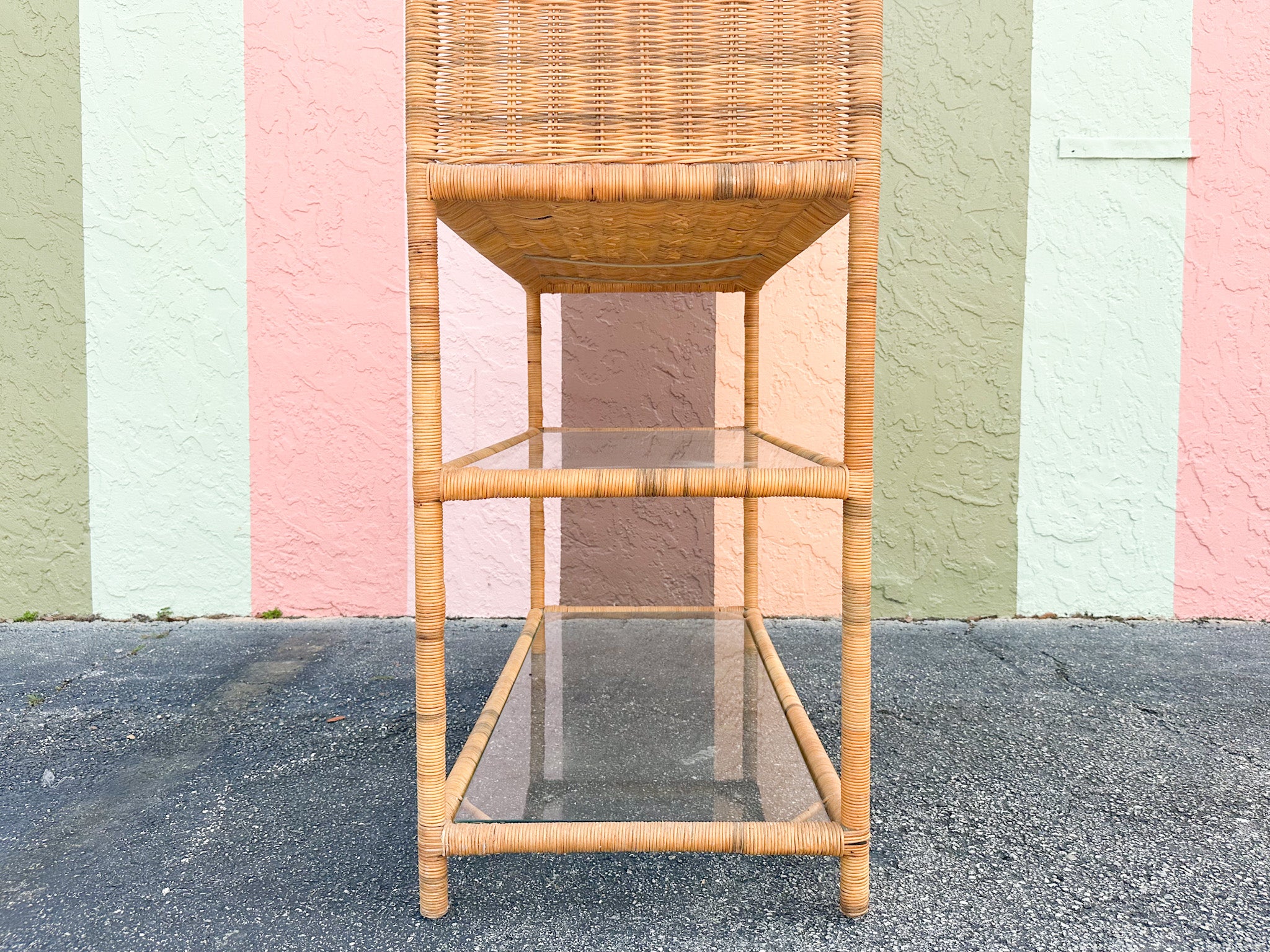 Island Style Wicker Bar - Image 13