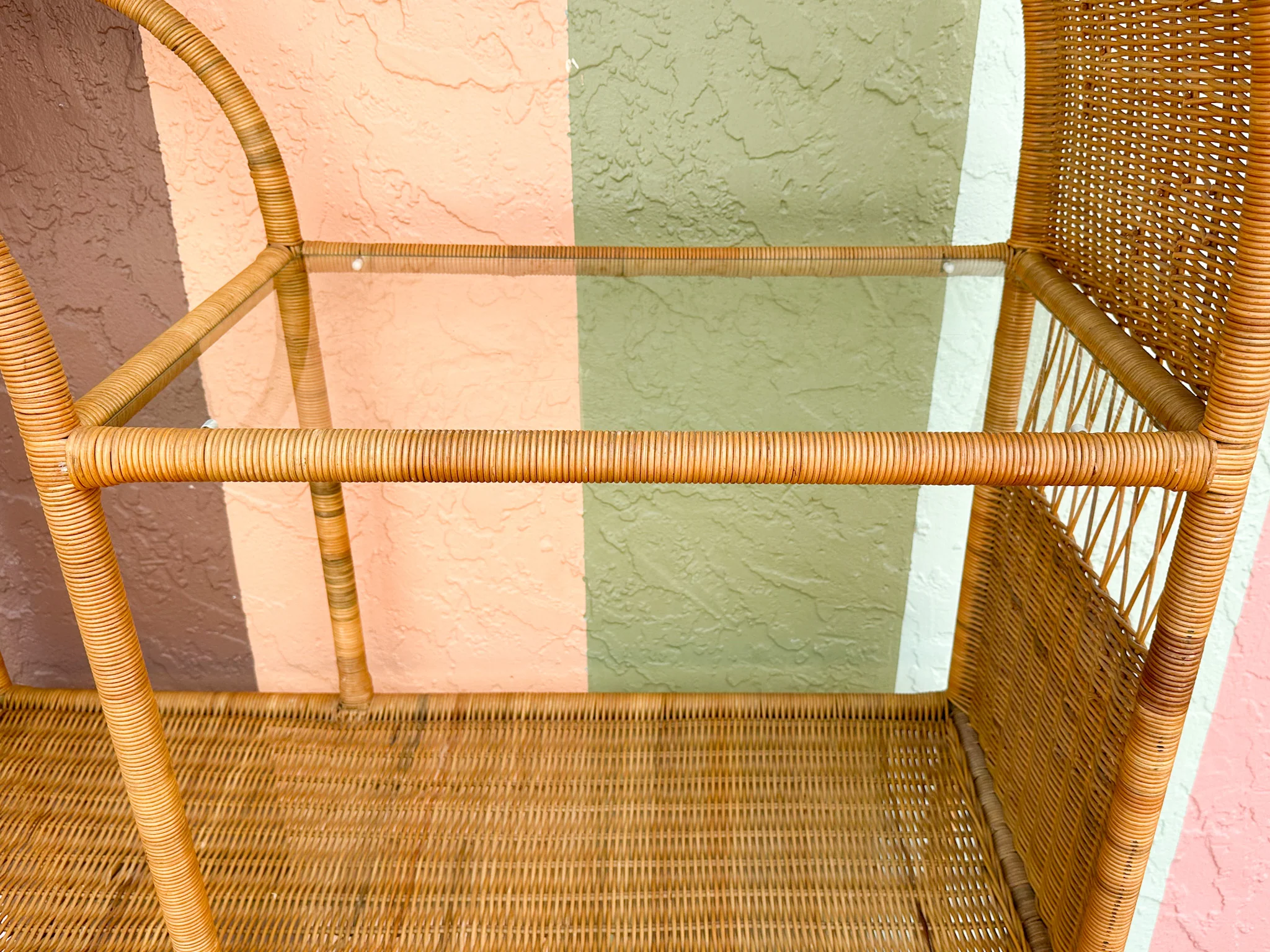 Island Style Wicker Bar - Image 6