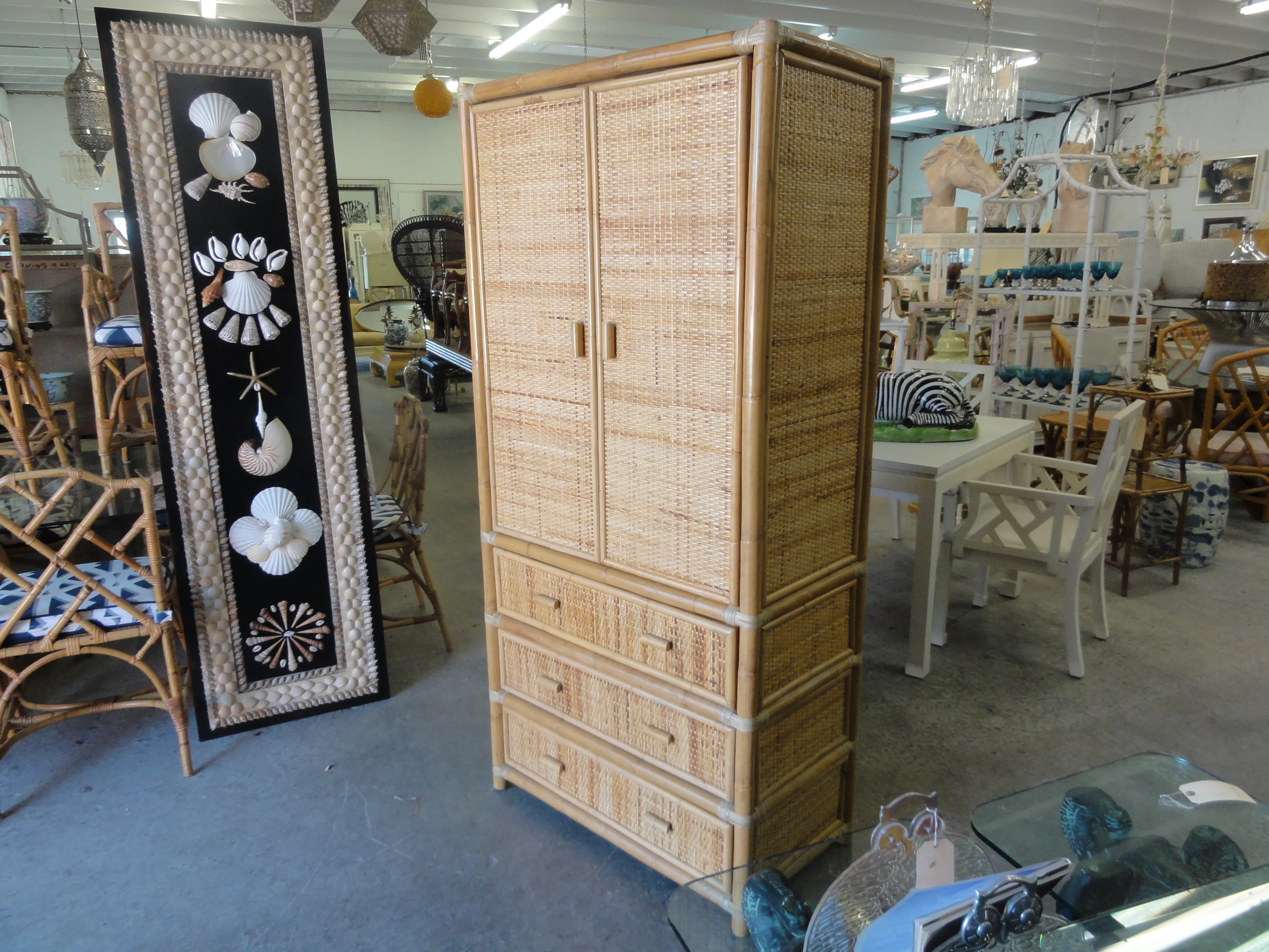 Island Style Wrapped Cabinet - Image 5