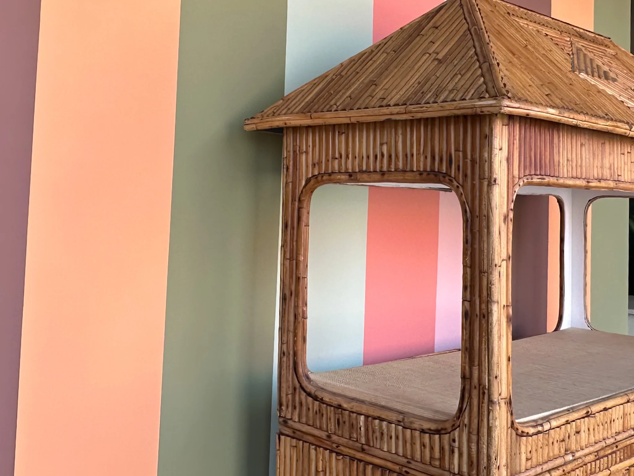 Large Old Florida Style Bamboo Fish Tank Bar - Image 8