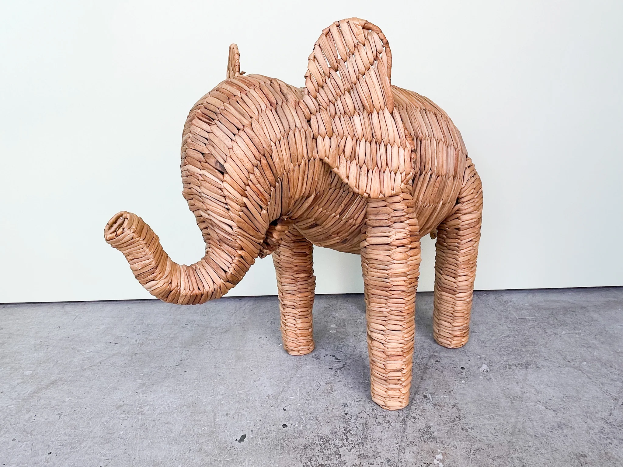 Large Rattan Elephant - Image 4