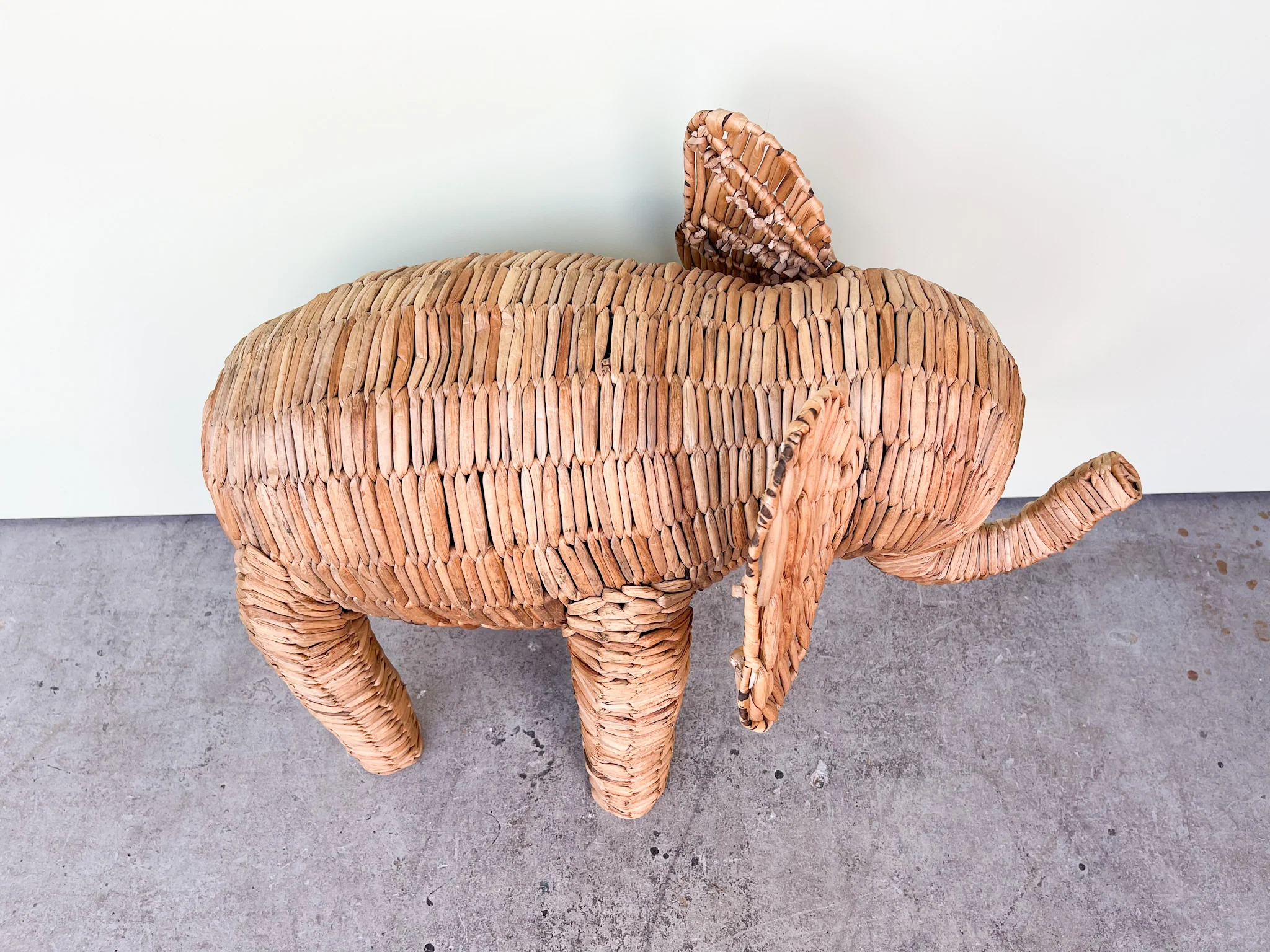 Large Rattan Elephant - Image 5