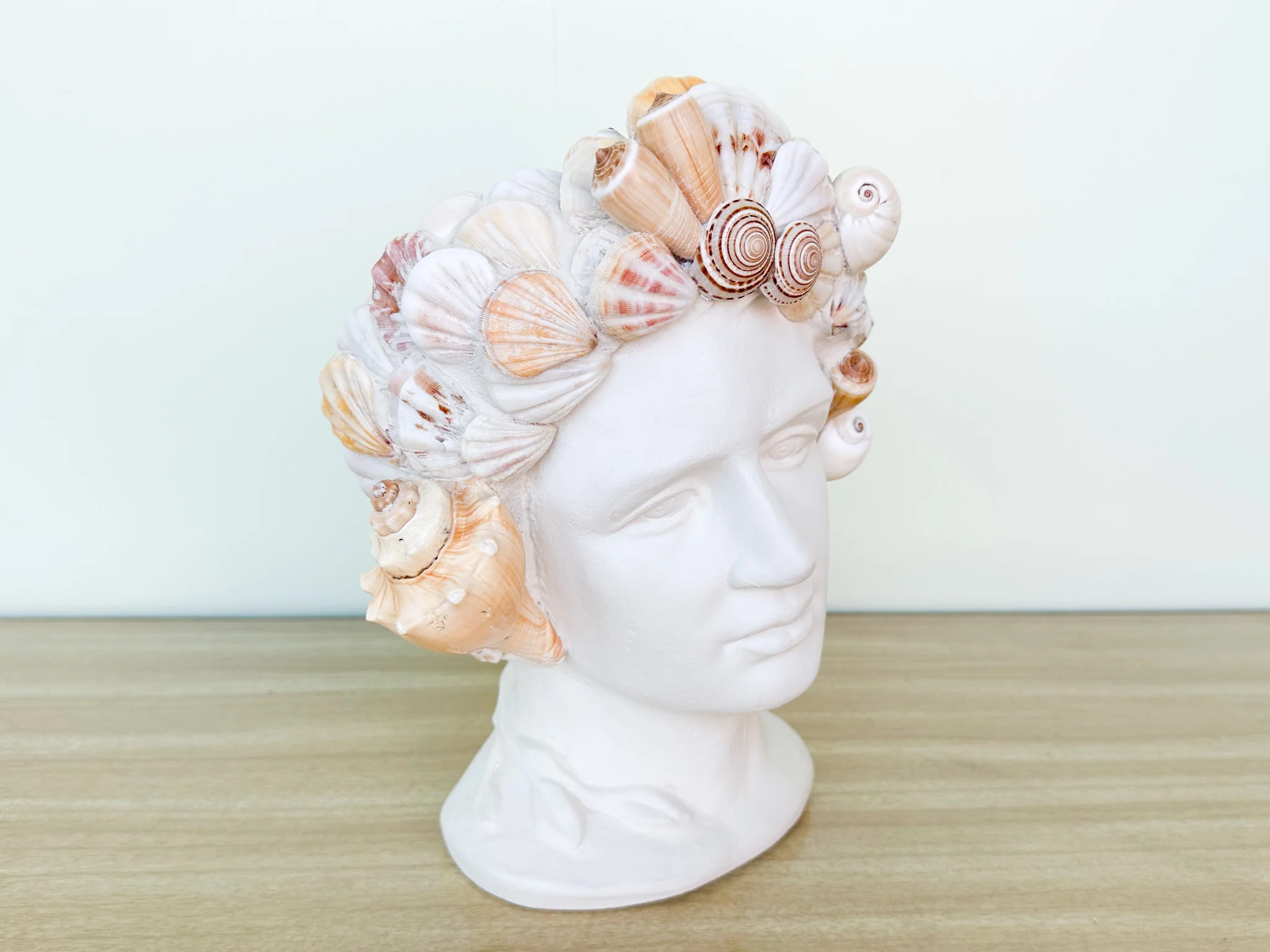 Large Shellegance Bust Cachepot - Image 7