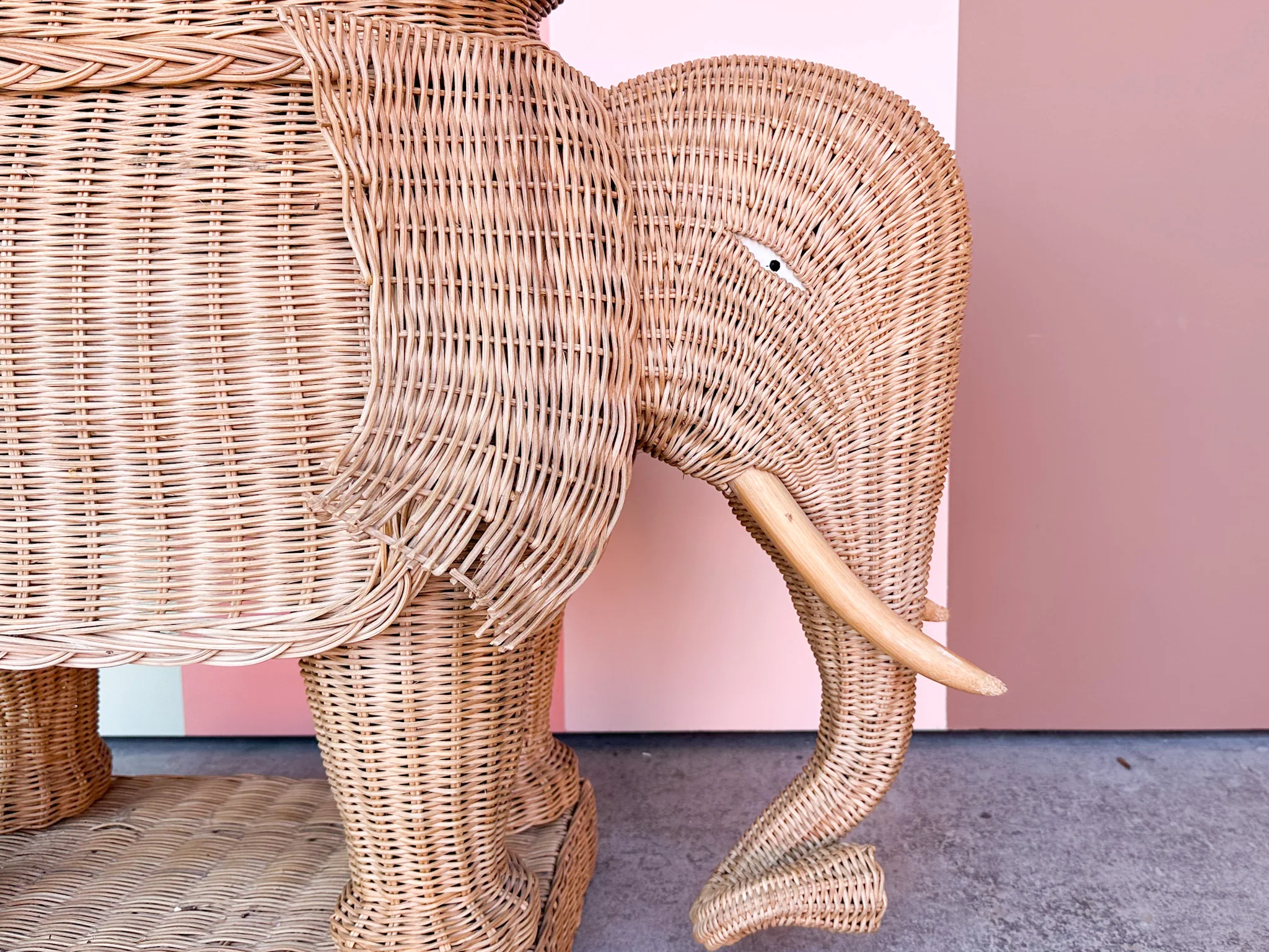 Large Wicker Elephant Garden Seat - Image 10