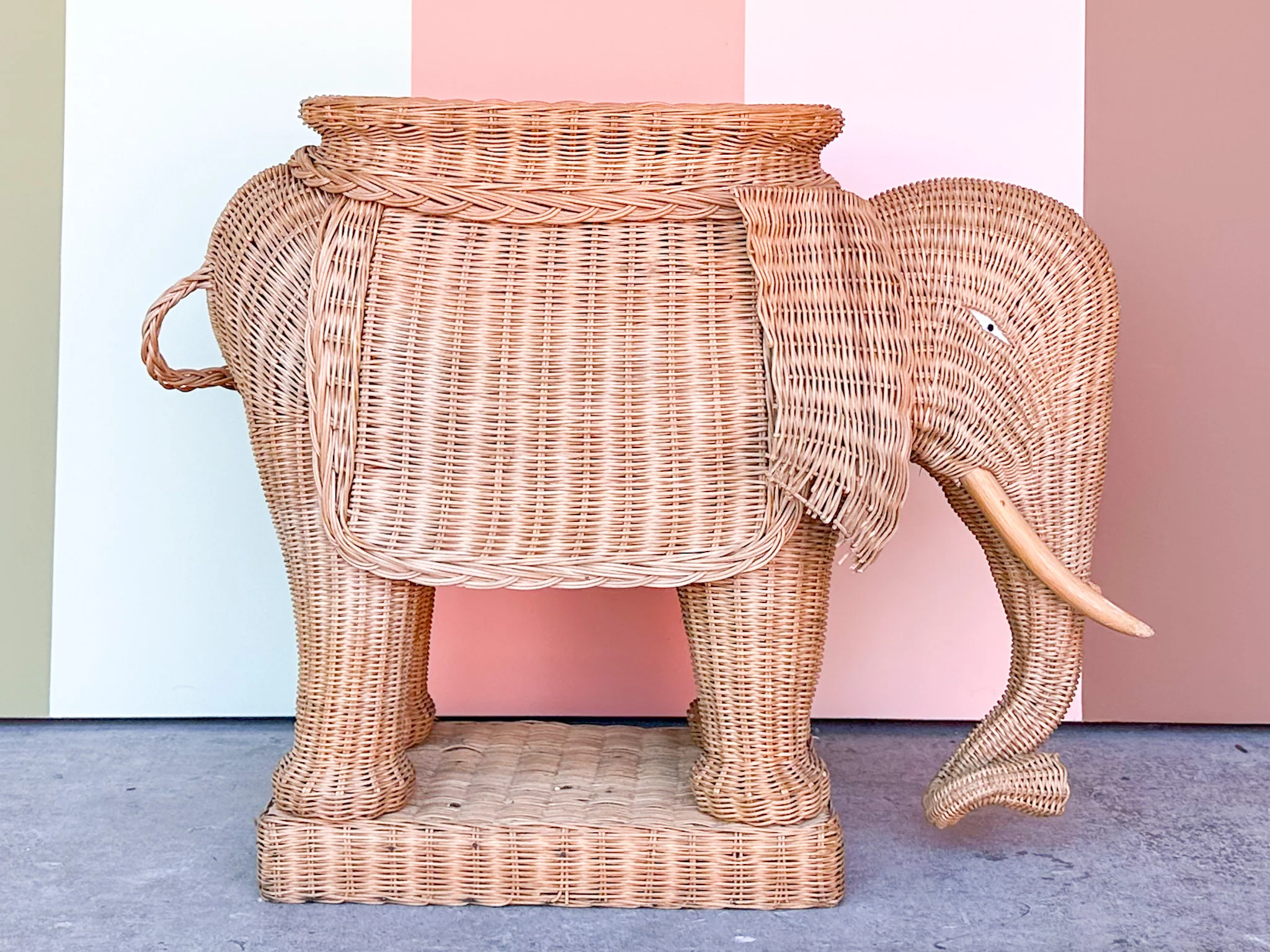 Large Wicker Elephant Garden Seat - Image 8