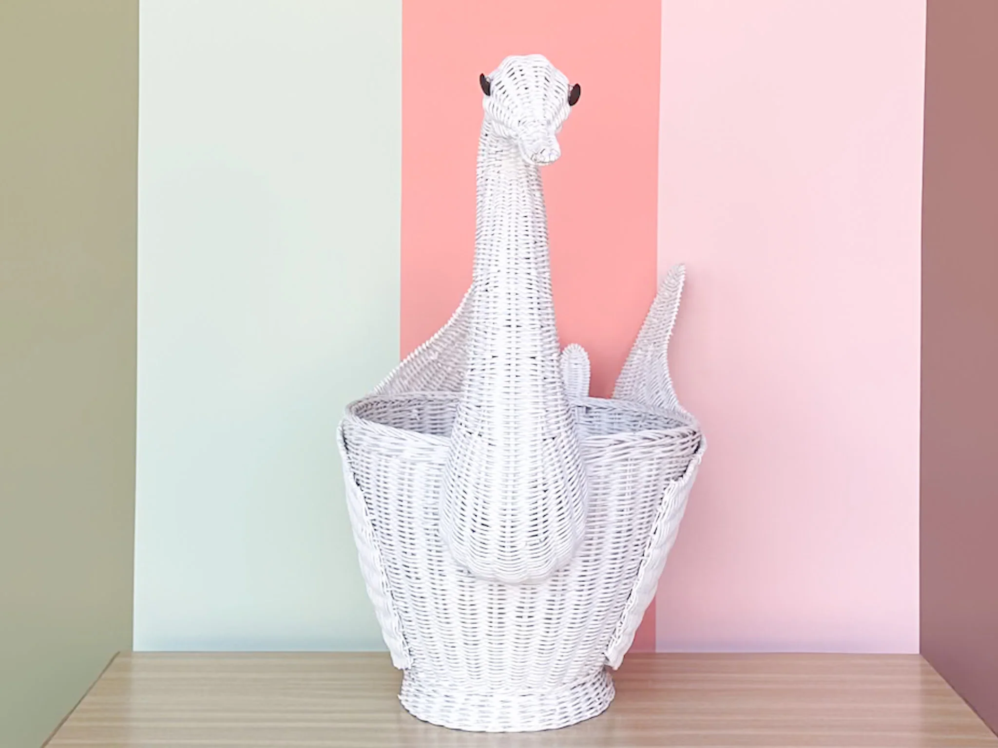 Large Wicker Swan Cachepot - Image 3