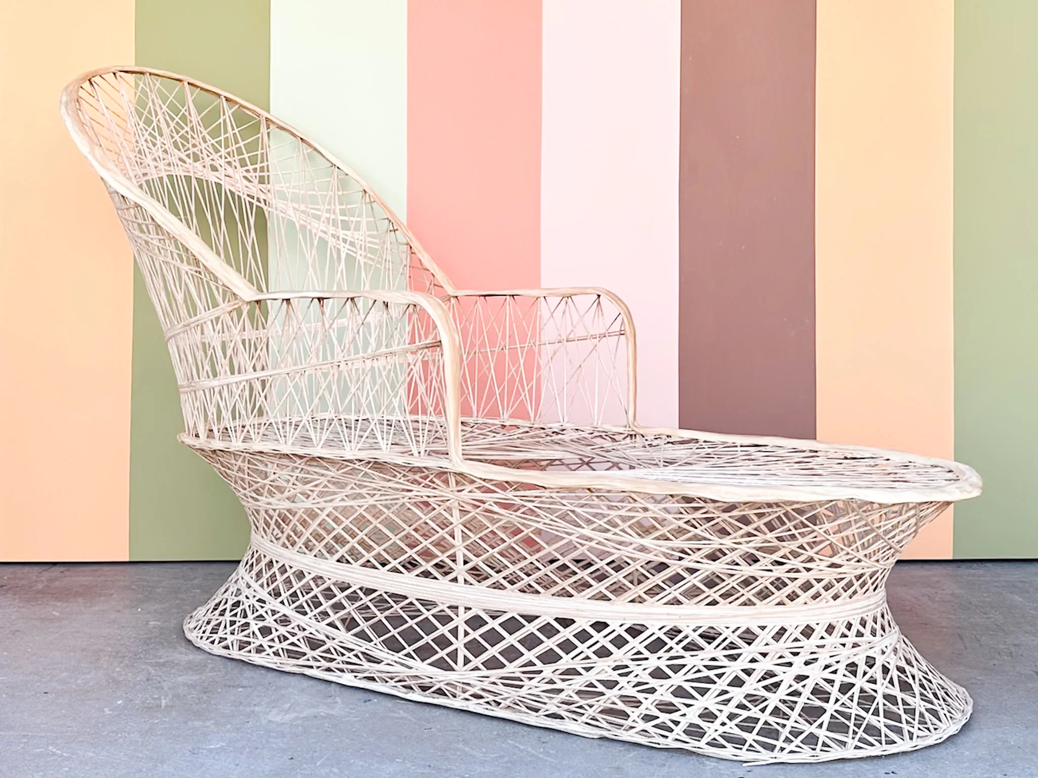 Marbled Pink Webspun Chaise