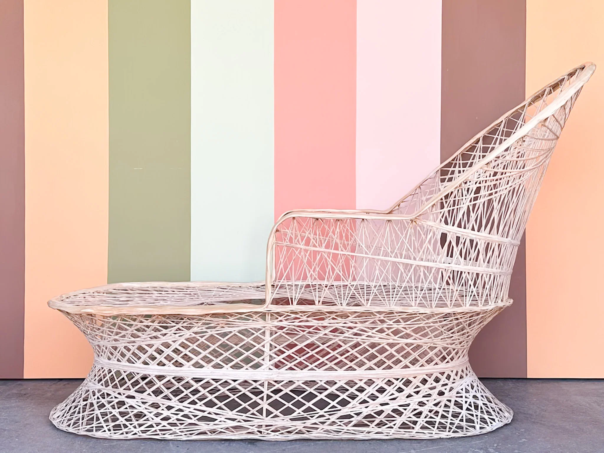 Marbled Pink Webspun Chaise - Image 3