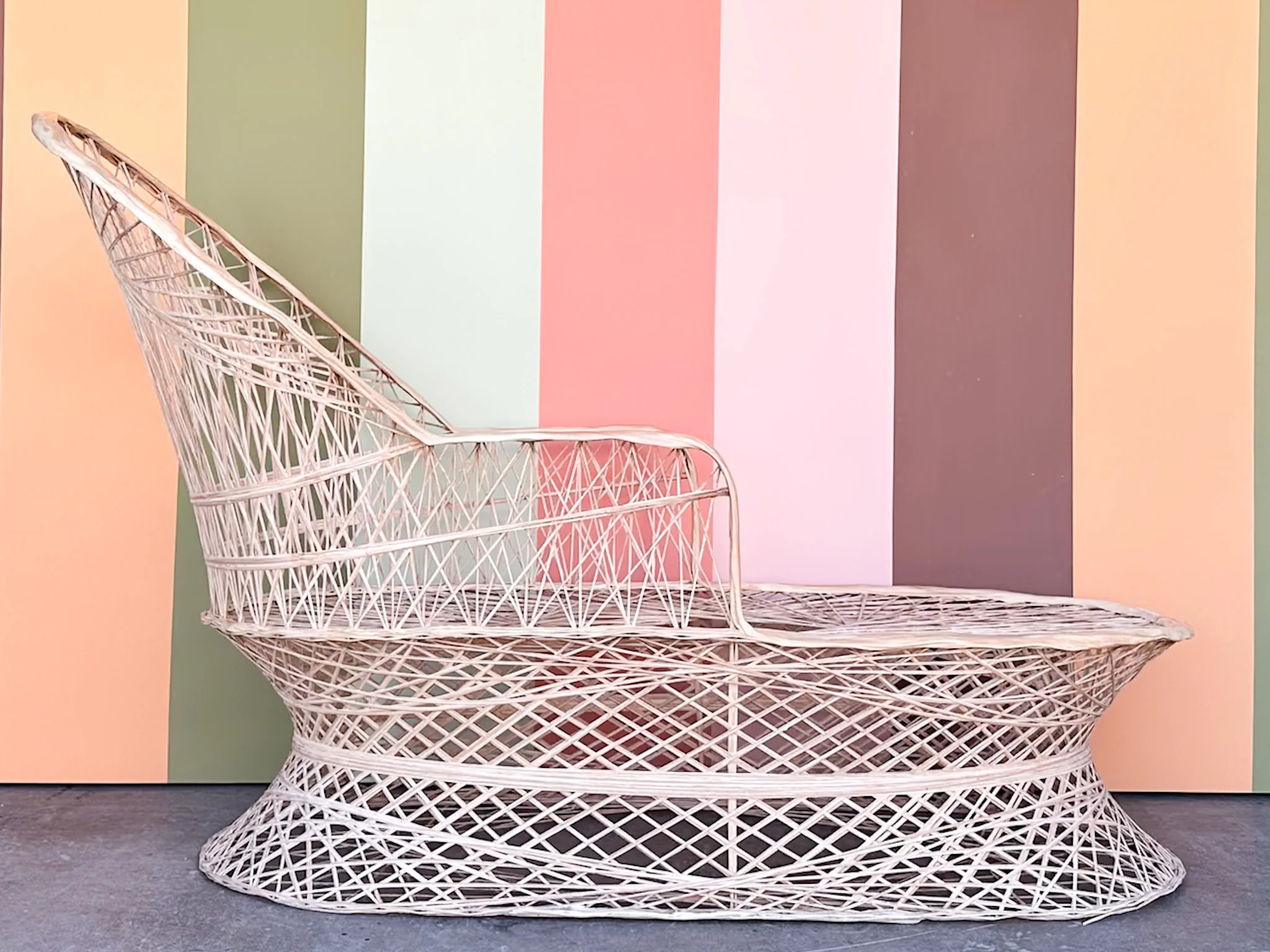 Marbled Pink Webspun Chaise - Image 8