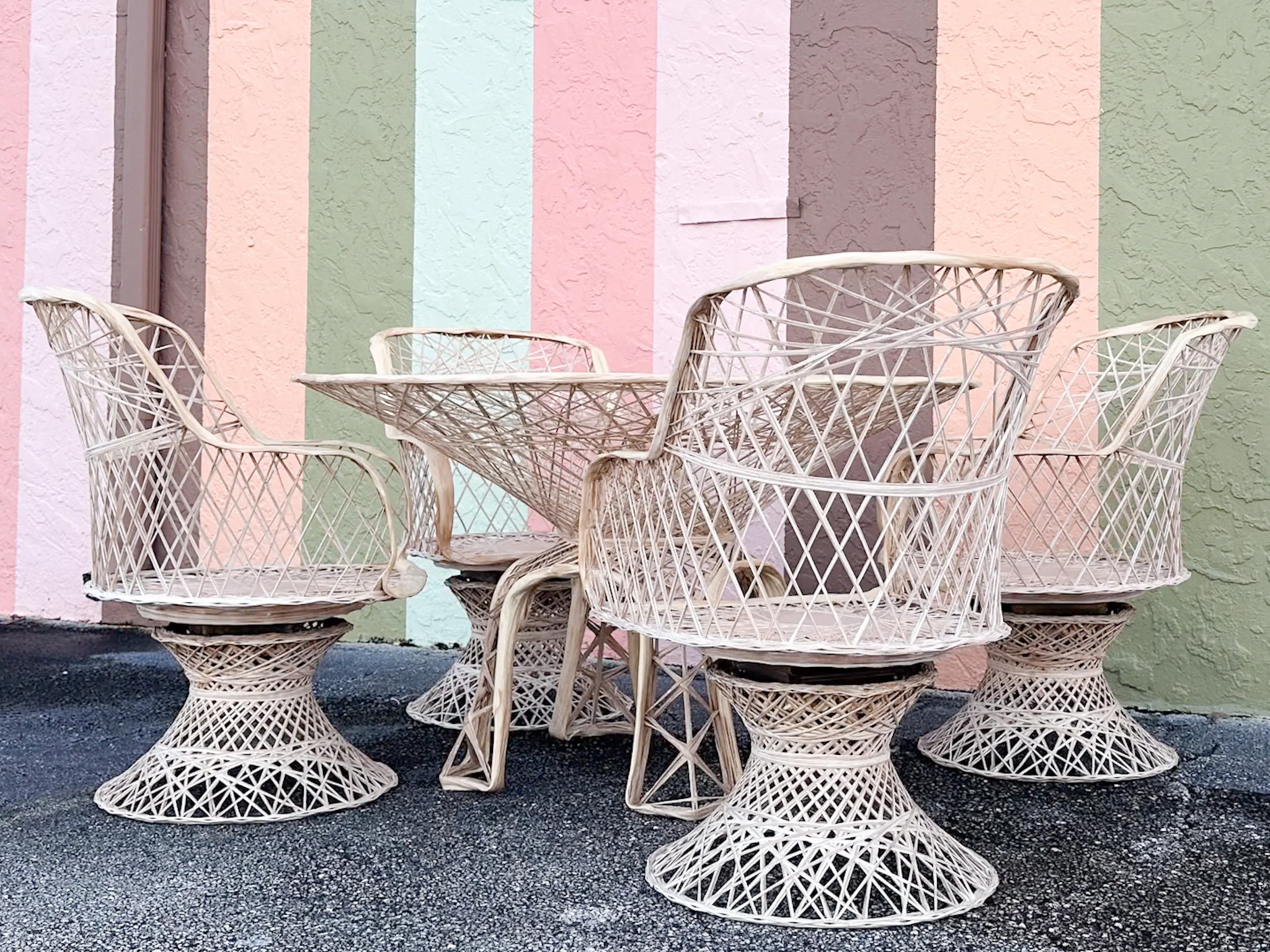 Marbled Pink Webspun Outdoor Dining Table - Image 2